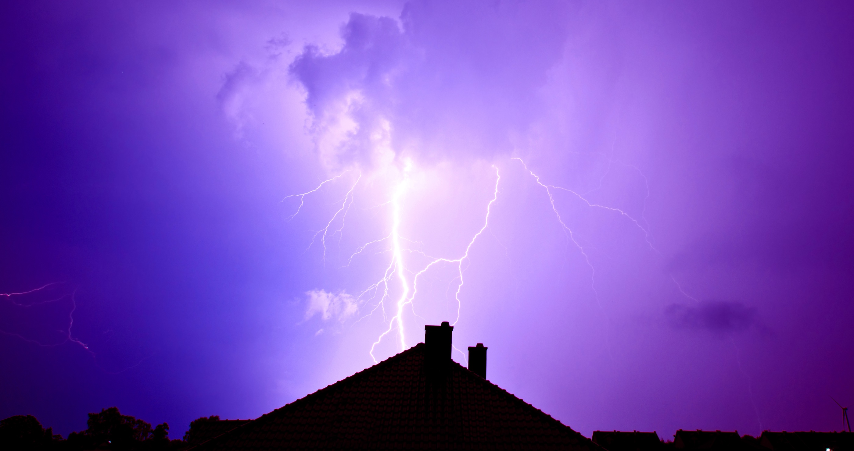 Lightning Strikes House At Least 6 Times In Wild Video