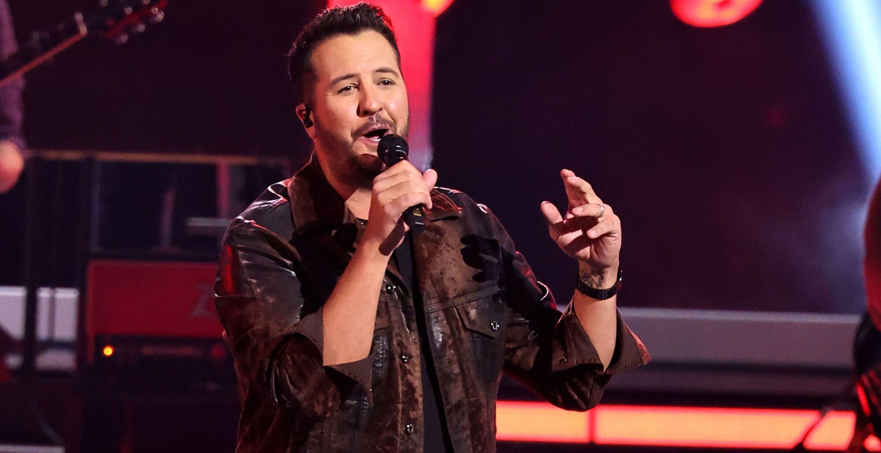Luke Bryan Tells Hilarious Story Of The Time Someone Mistook Him For Blake Shelton