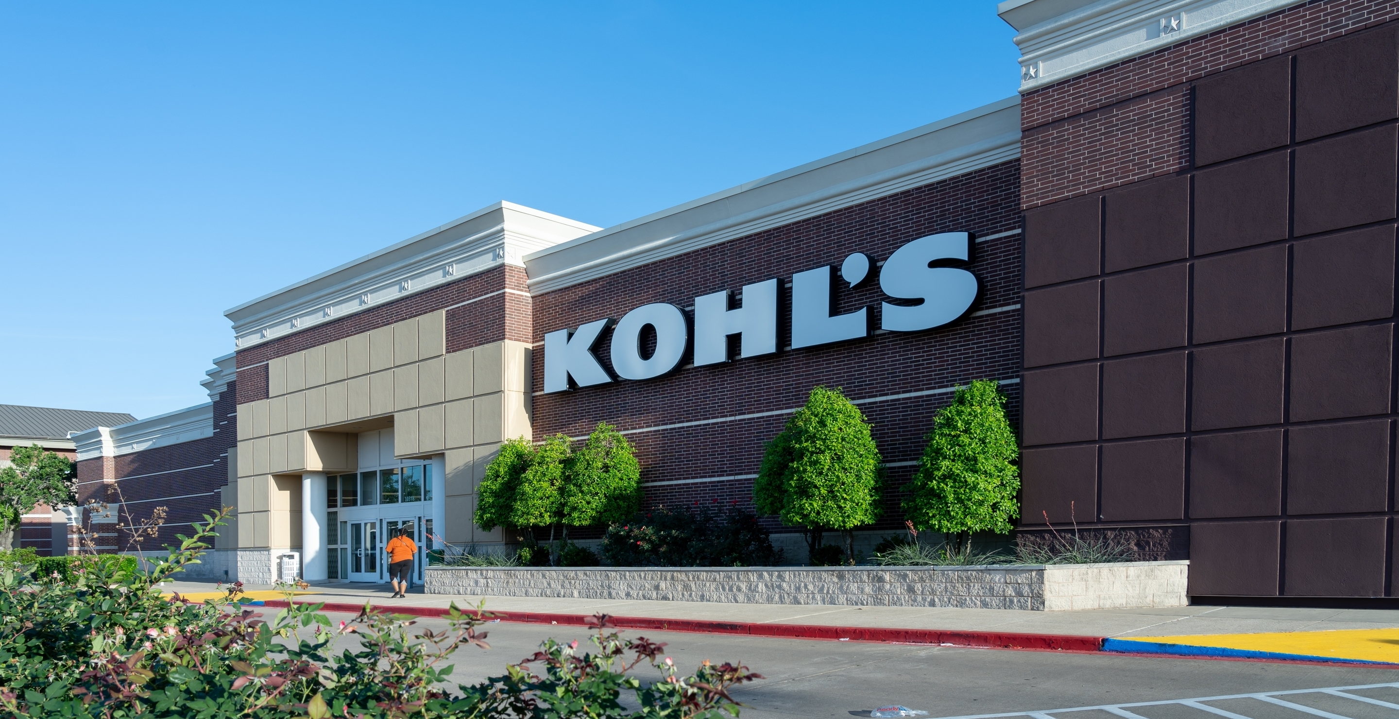 Major Department Kohl's Store's Stocks Plummet After Shuttering Several Locations