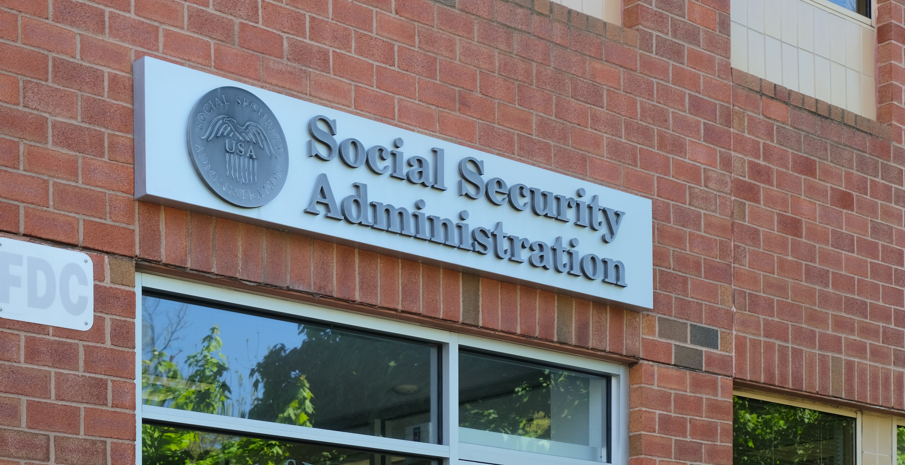 Social Security Wrongly Declares Elderly Man Dead, Now He Has To Prove He's Still Alive To Get Benefits
