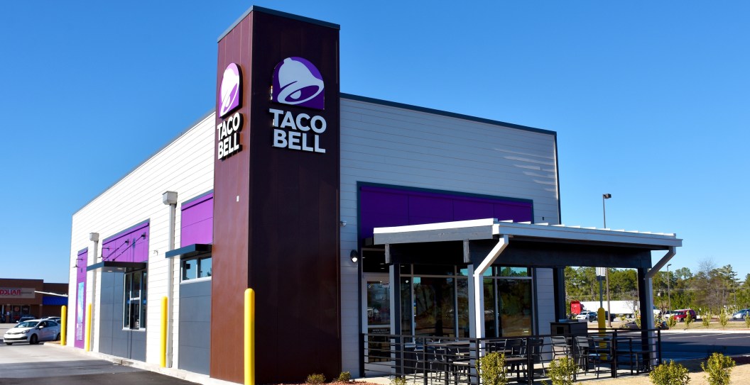 Cop Sues Taco Bell For $5 Million, Claims Worker Spit In Her Food