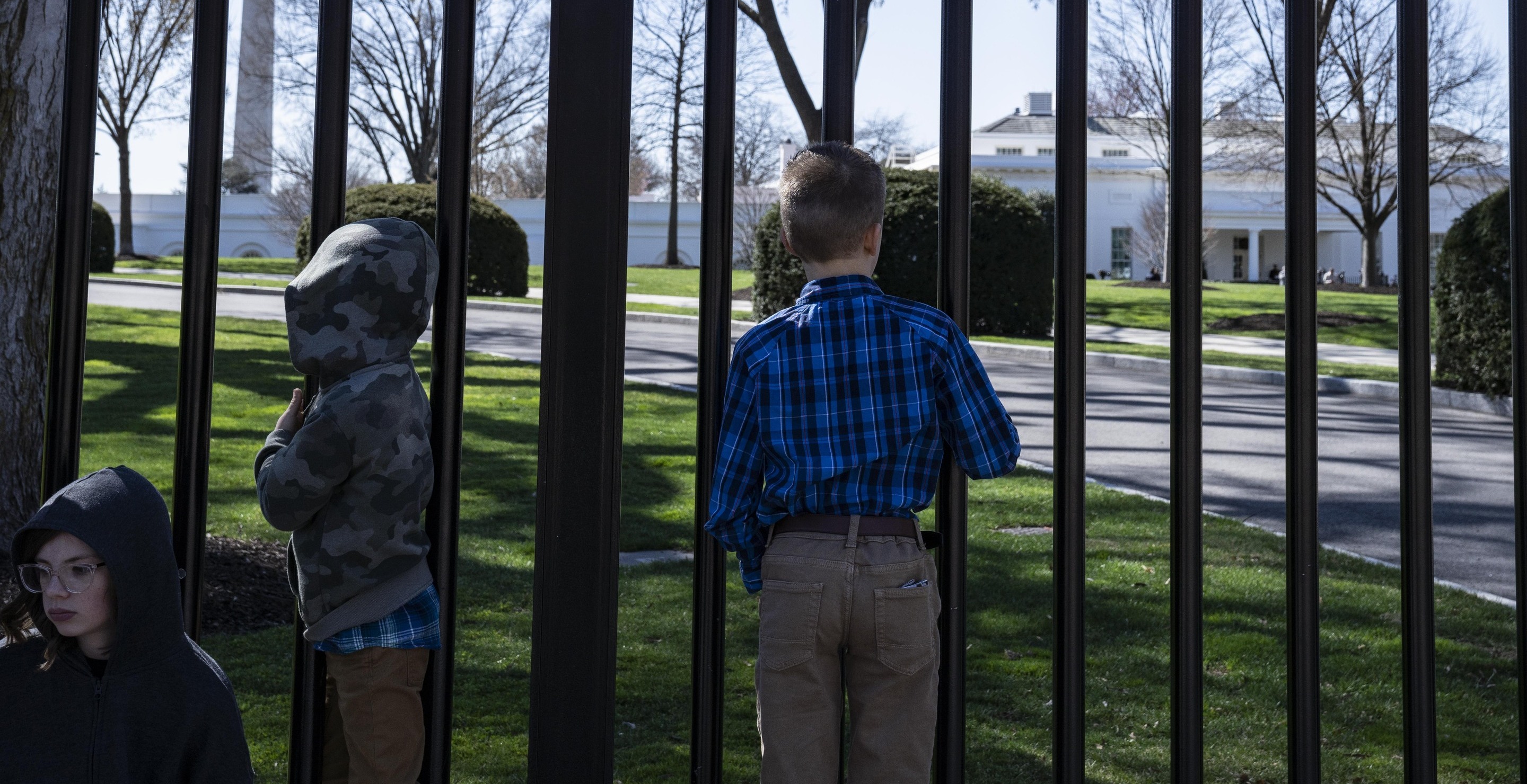 White House Perimeter Breached By Young Child After Slipping Through Fence