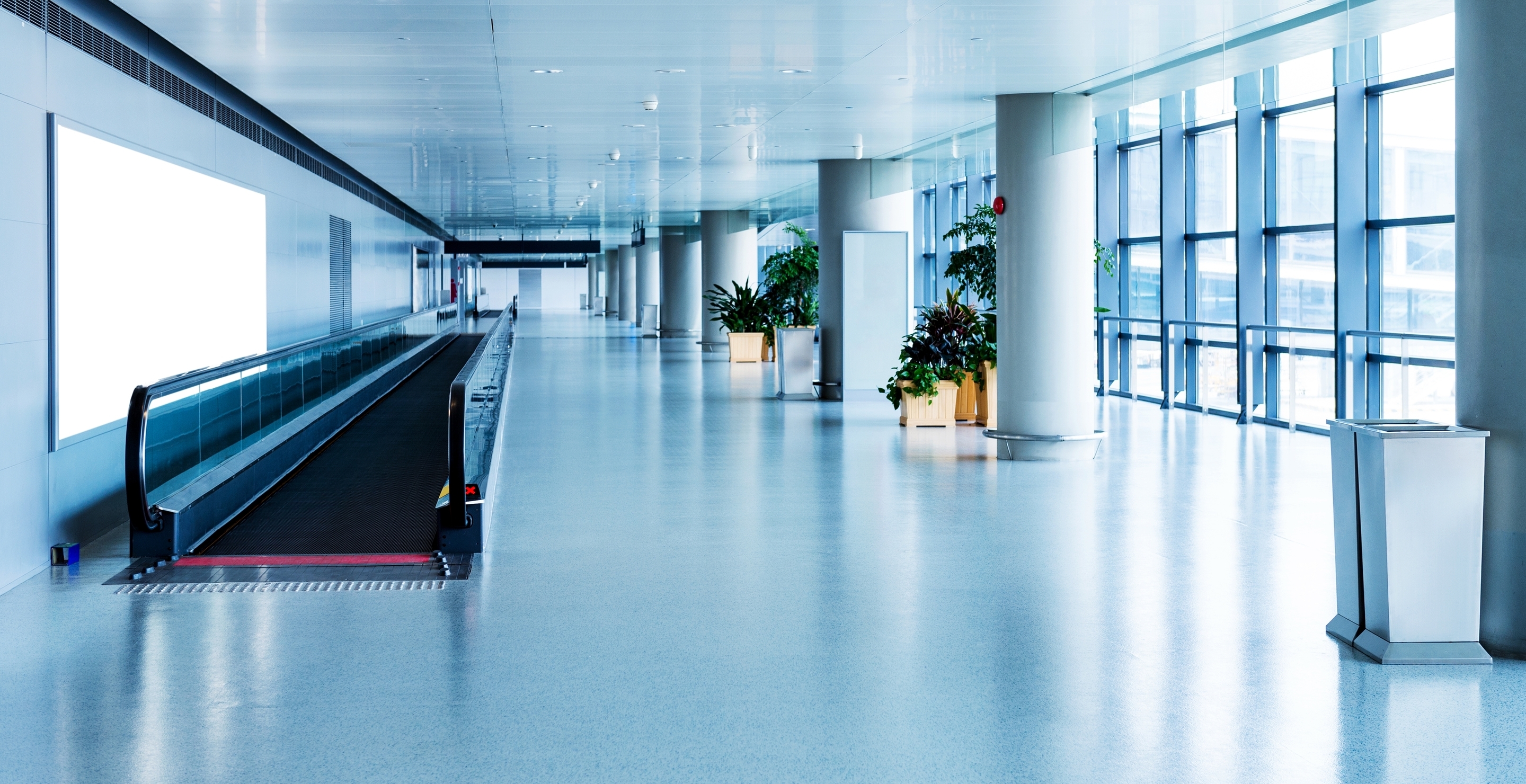 Woman Bares All And Streaks Through Texas Airport
