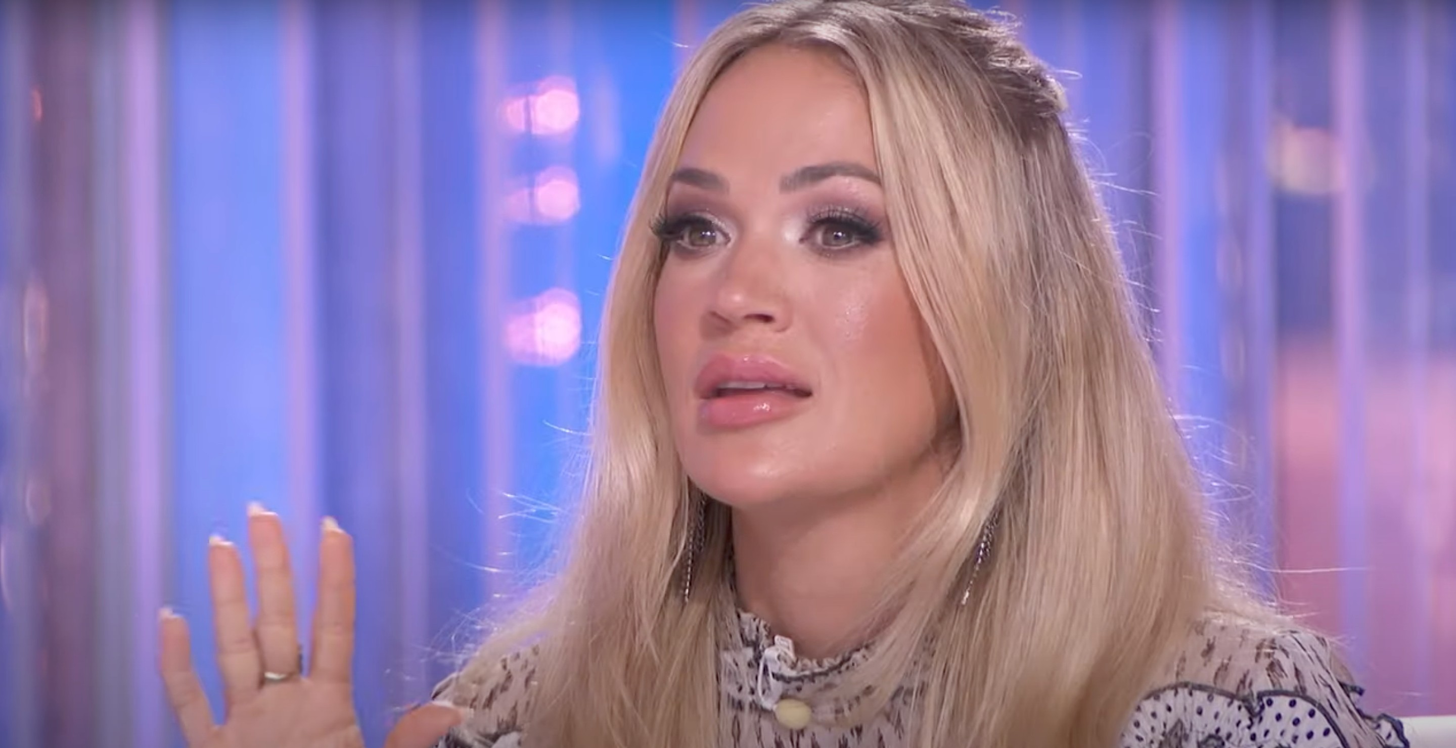 Carrie Underwood Gets Emotional After Singer Honors His Teacher's Late Son On 'American Idol'
