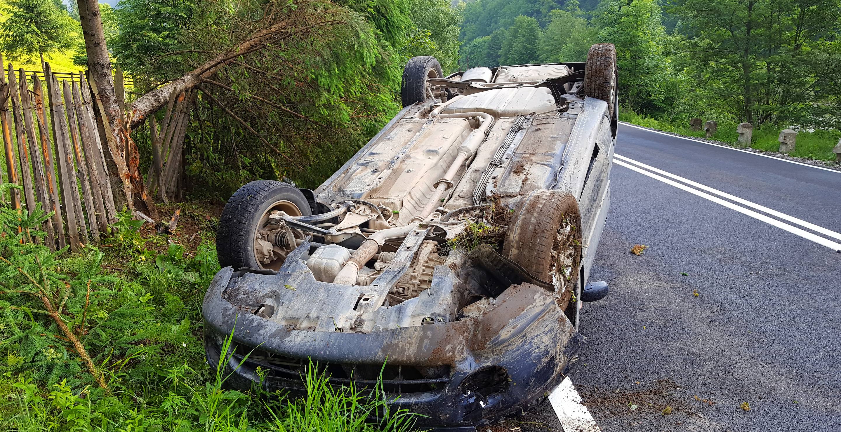 Dad Flees And Leaves Behind Injured Wife And Kids After Crashing Car Going 100 MPH