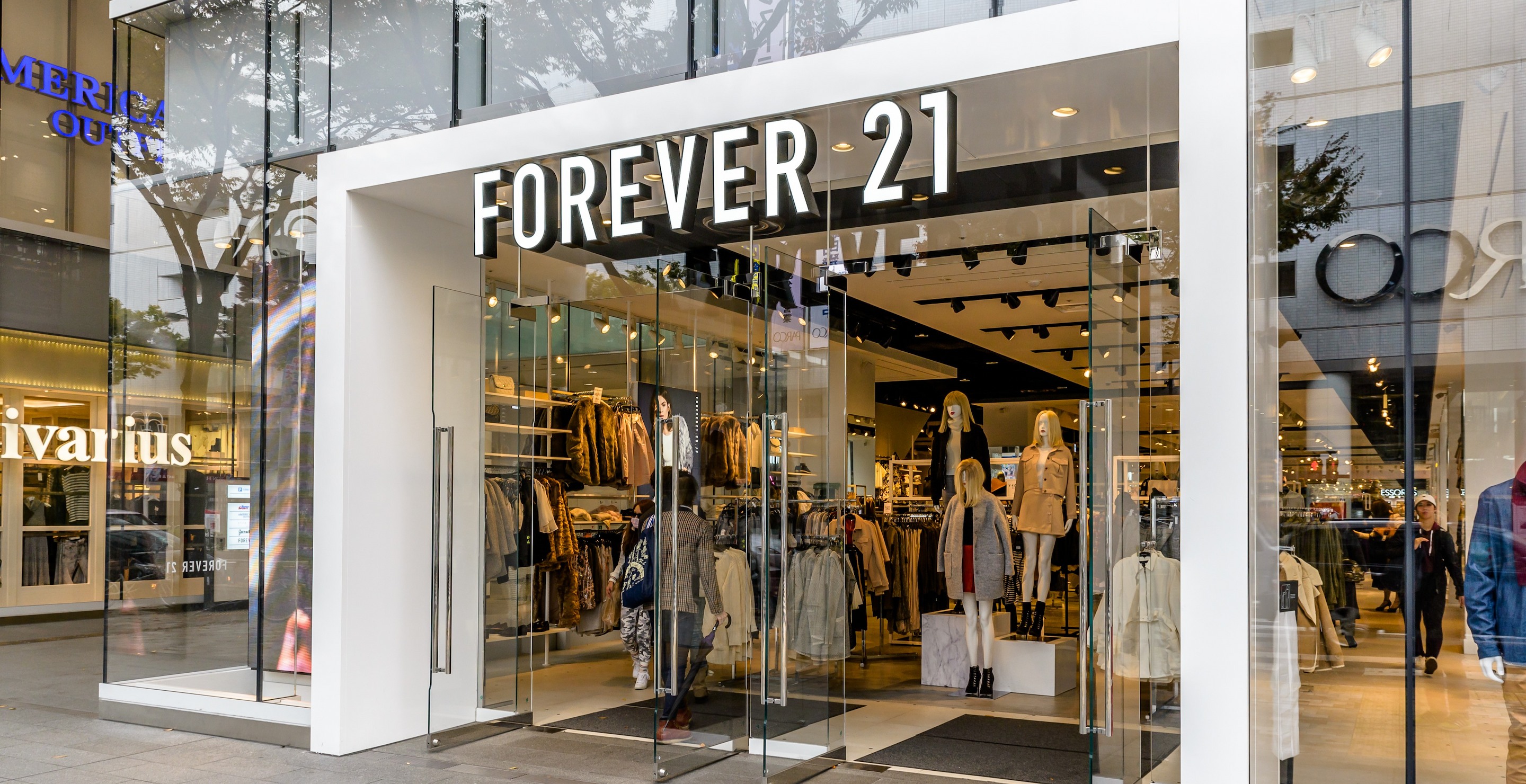 Popular Clothing Brand Files Bankruptcy For 2nd Time, Will Sell Off All Stores