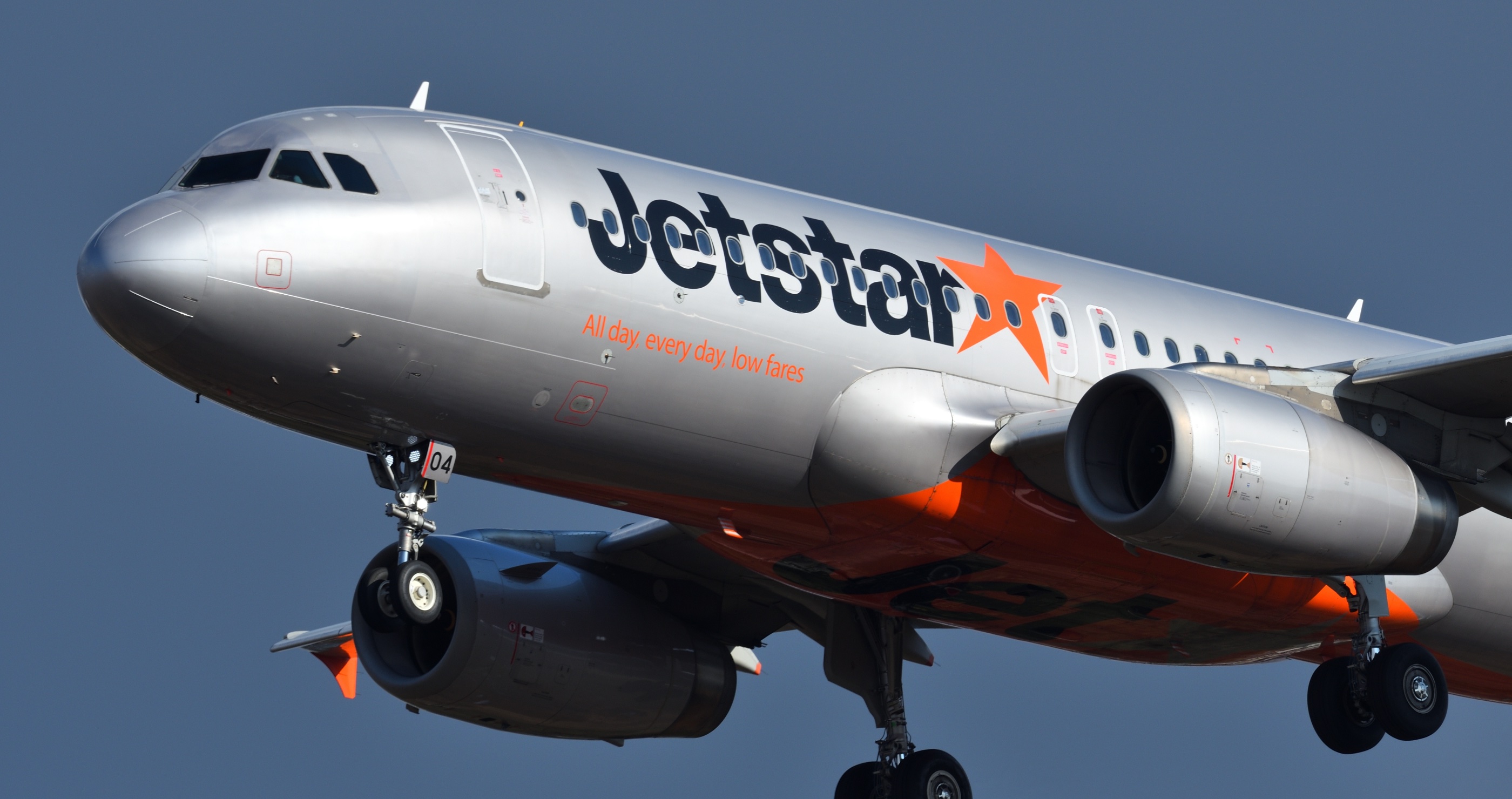 teen tries to board flight with shotgun ends in heroic moment by passengers