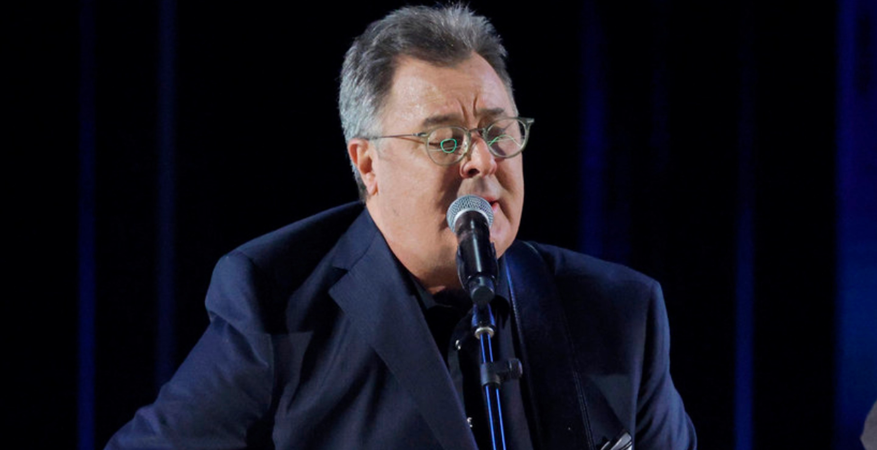 Vince Gill Dedicates Emotional Performance “Go Rest High on That Mountain" To His Mother