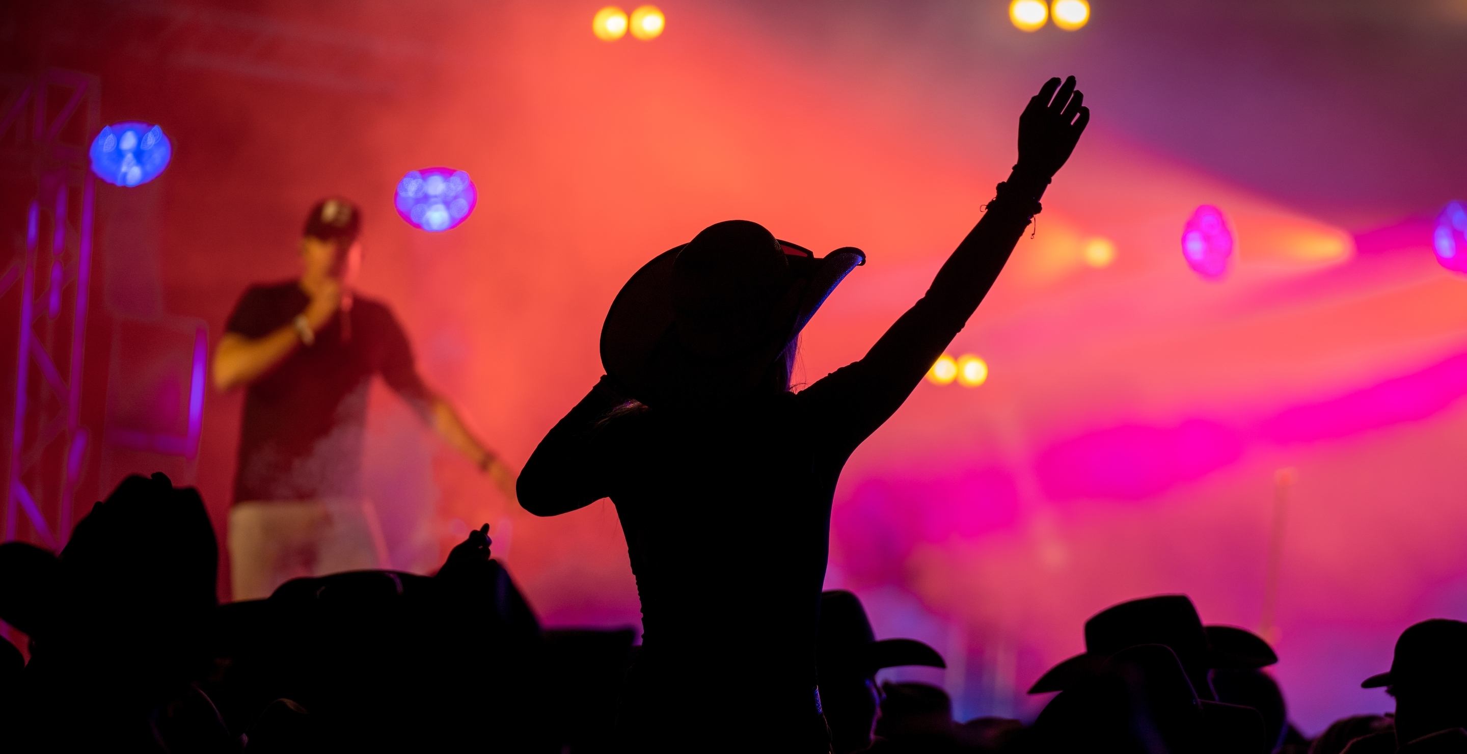 4 Rock Singers That Tried To Sing Country But Flopped