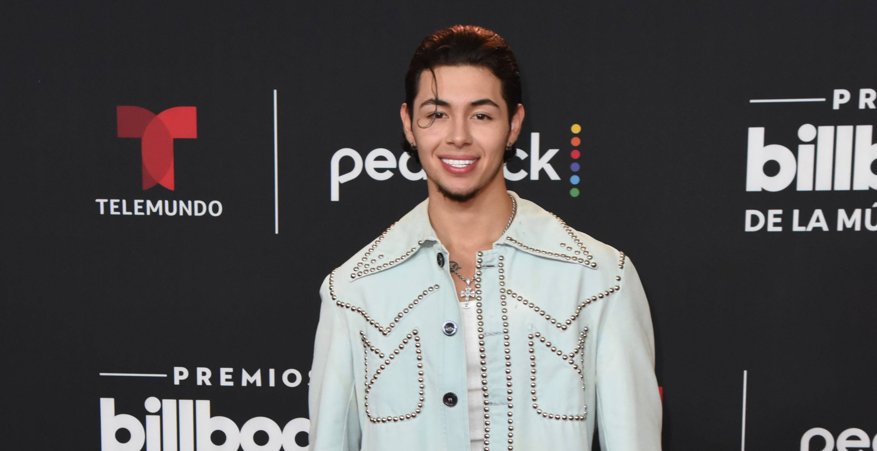 'American Idol' Contestant Takes Big Gamble By Singing Entirely In Spanish — Did It Pay Off?