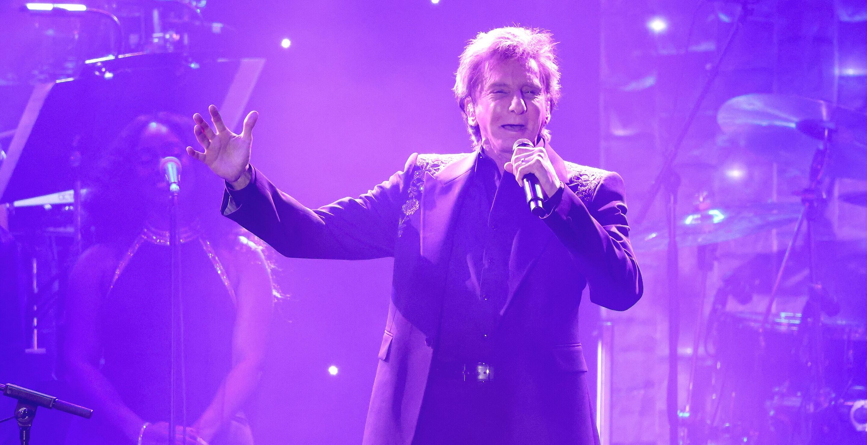 Barry Manilow Is Bidding Farewell With Final Concert Dates