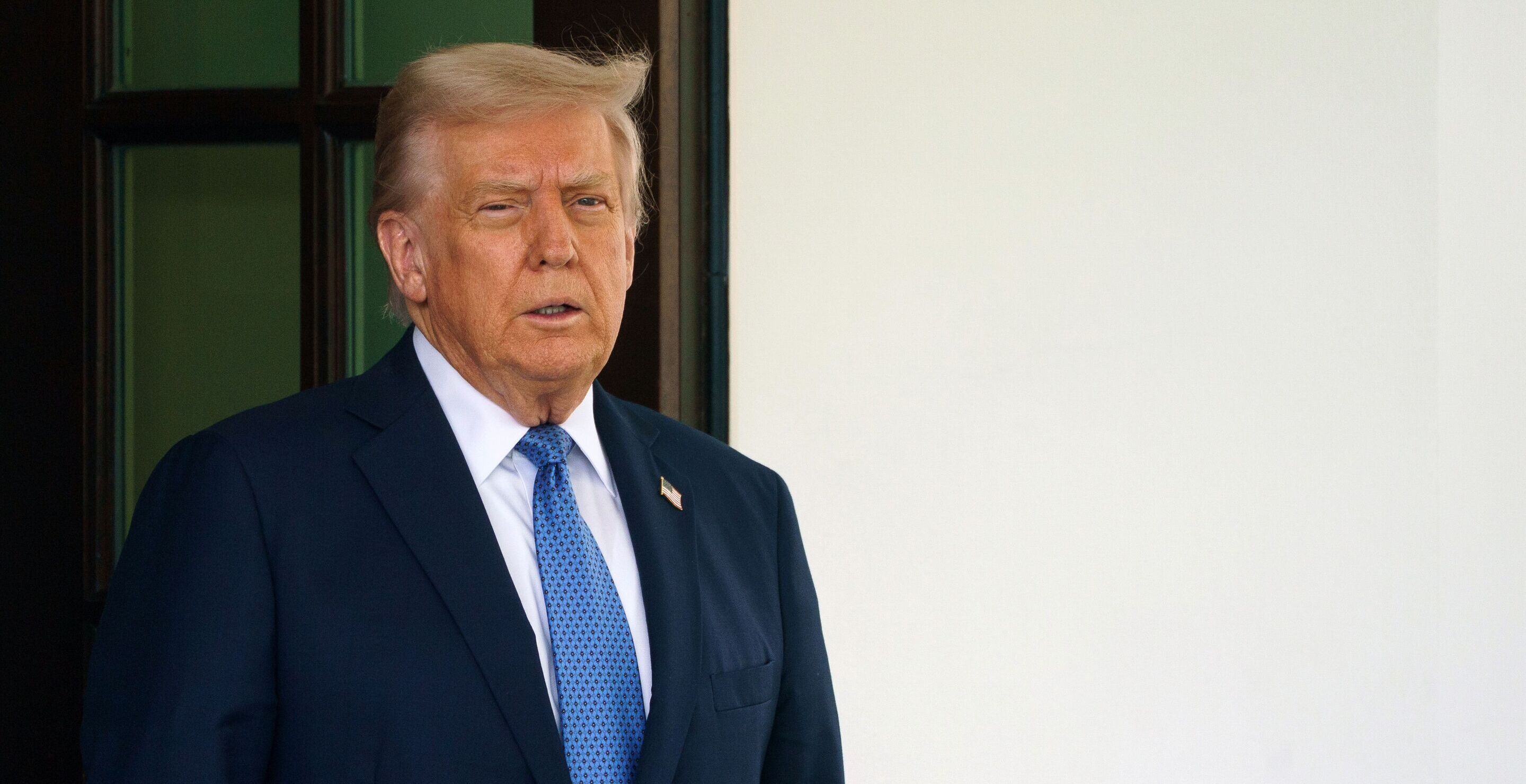 Donald Trump Signs Prosthetic Leg Of Wounded Veteran