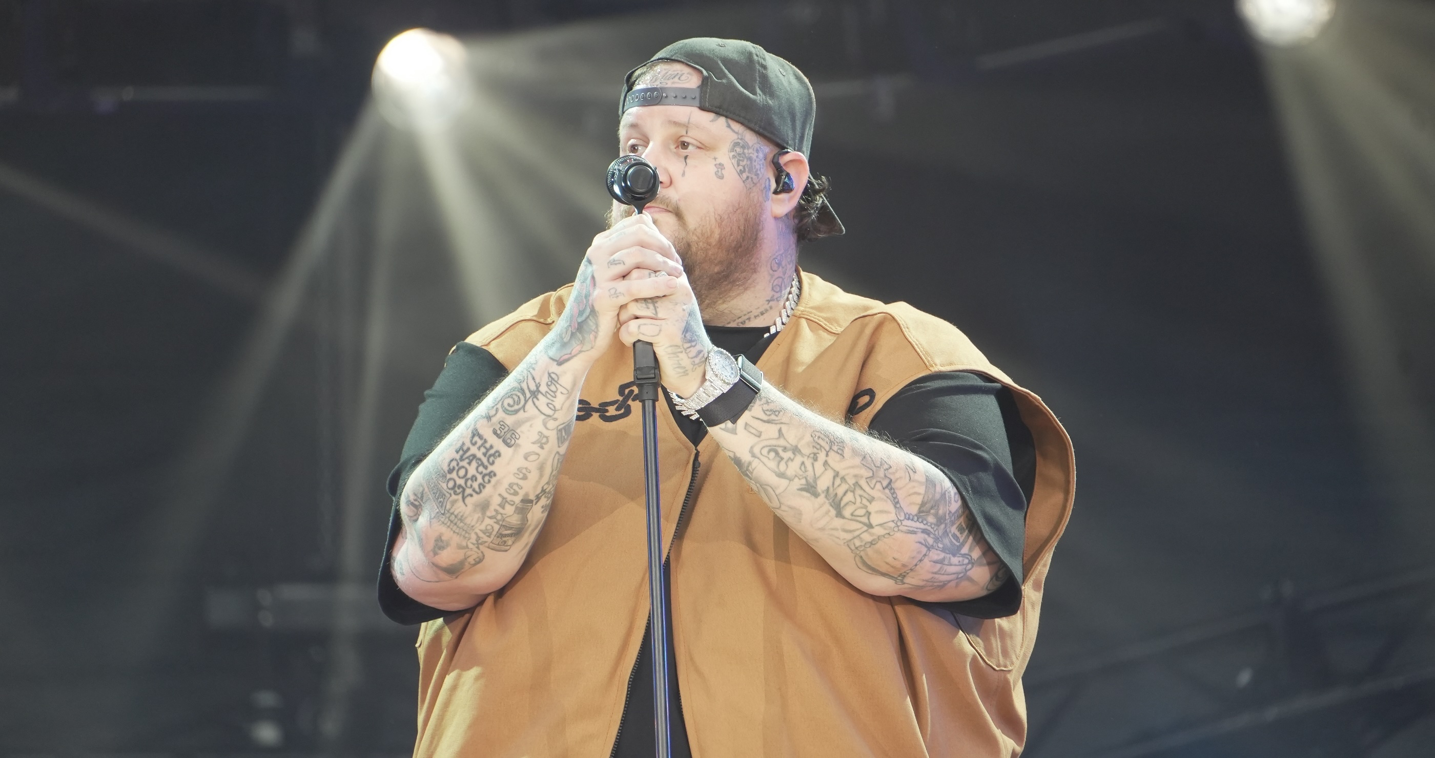 Jelly Roll Shares Tearful Moment With 'American Idol' Contestant