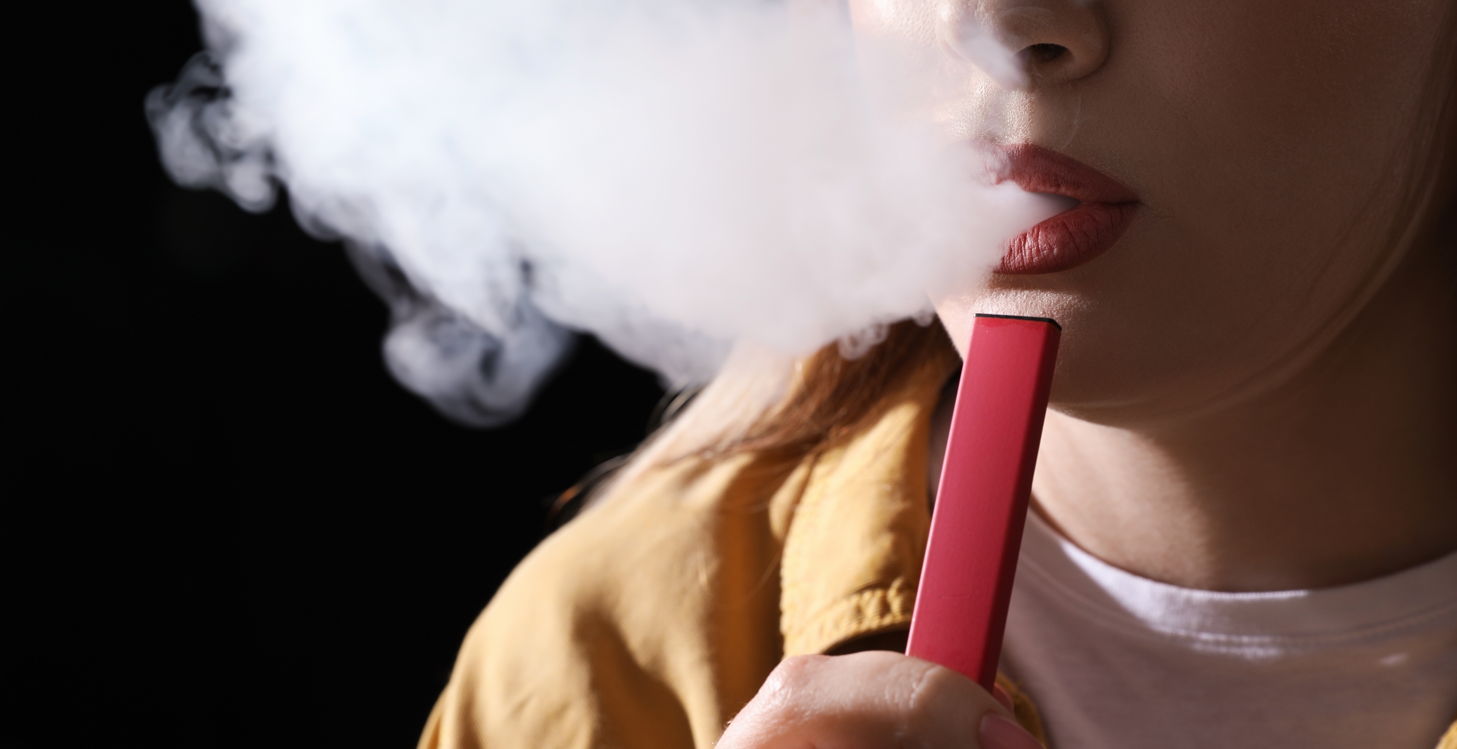Pilot Threatens To Turn Plane Around After Passenger Won't Stop Vaping