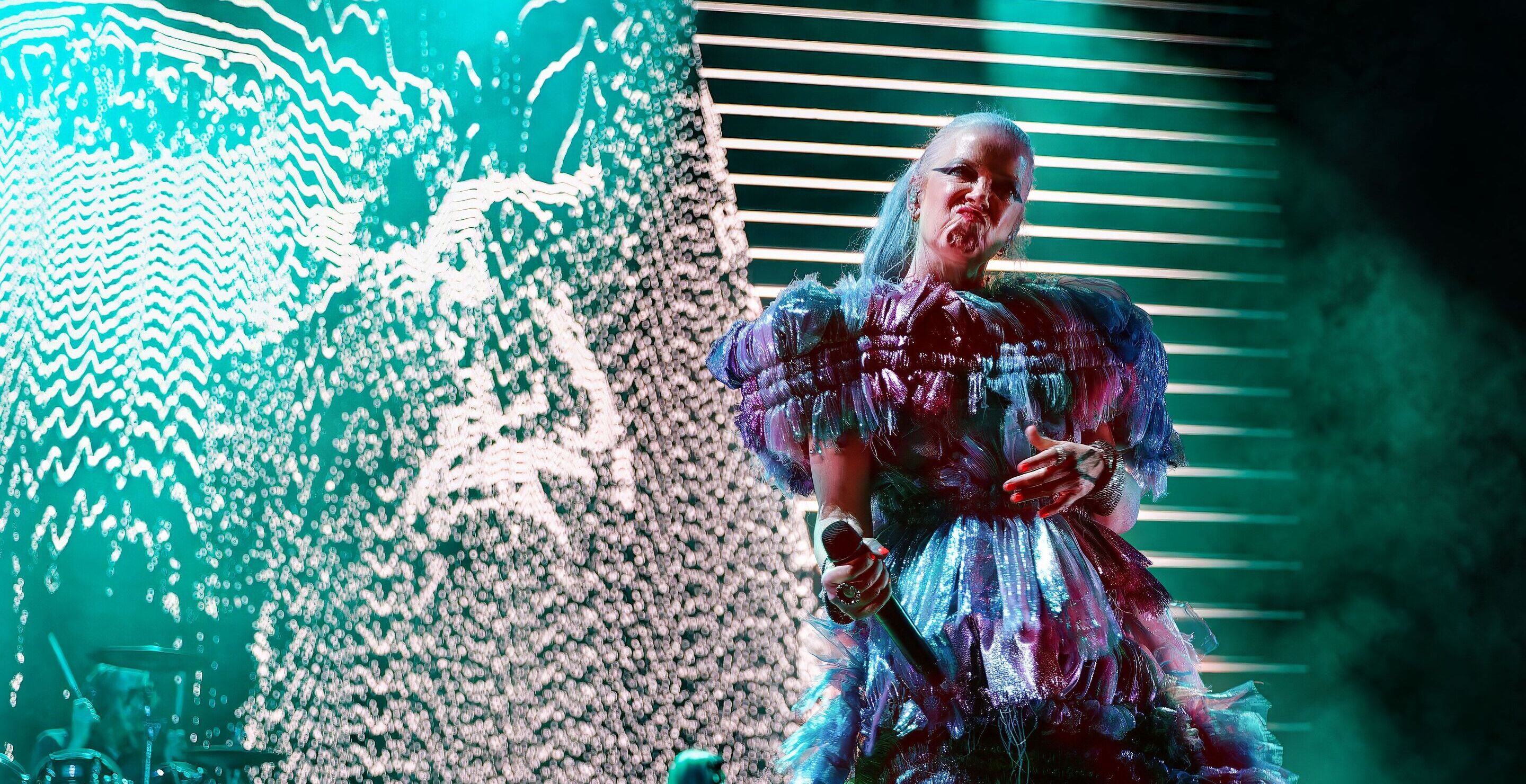 Shirley Manson Rocker Doesn't Care If People Recognize Her, She Wants To Age Gracefully