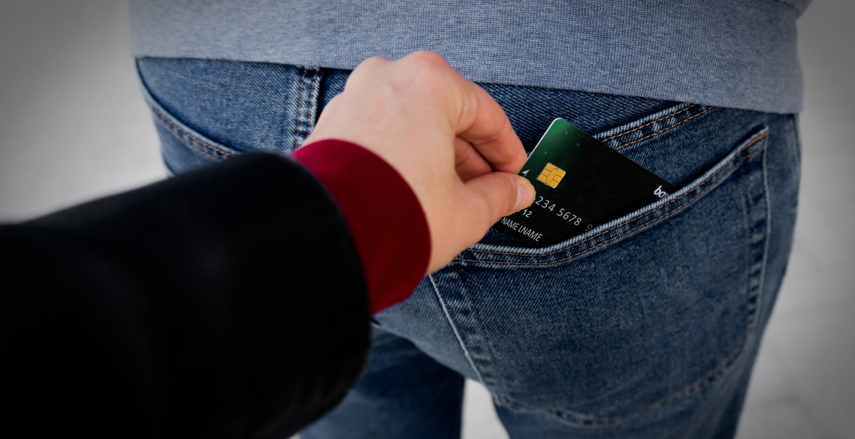 Art Teacher Claims Student Stole Credit Card, Went On Shopping Spree