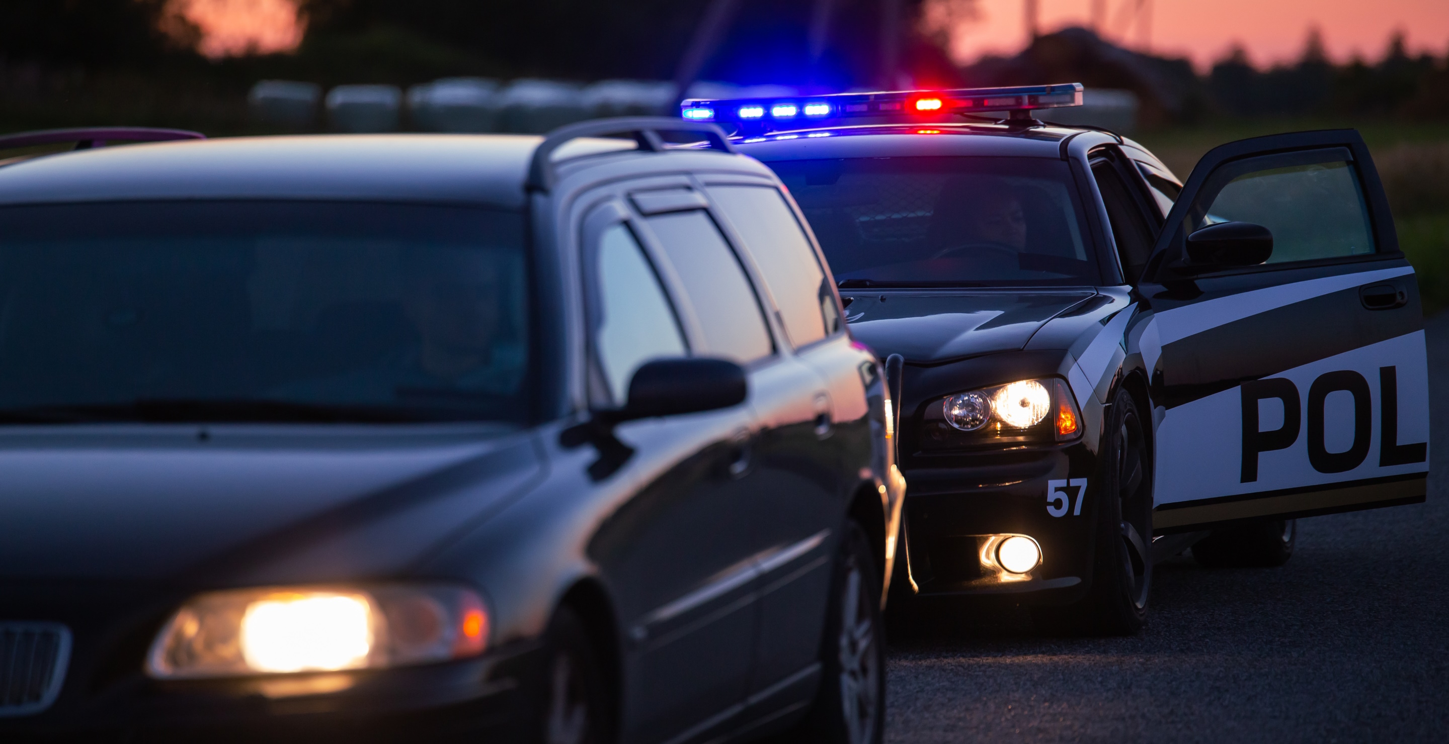Woman Calls Roadside Service In Middle Of Police Pursuit After Cops Spike Her Tire