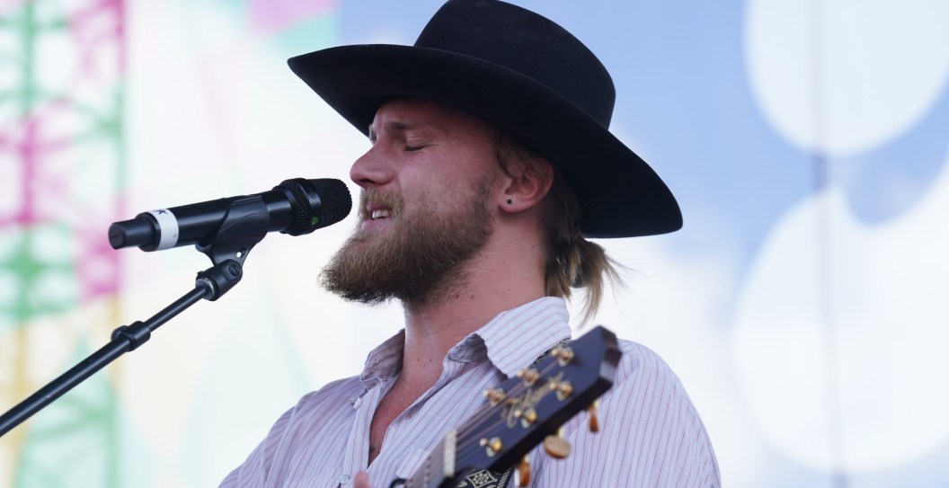 Country Singer Jackson Dean Says He Suffers Blackouts On Stage While Performing