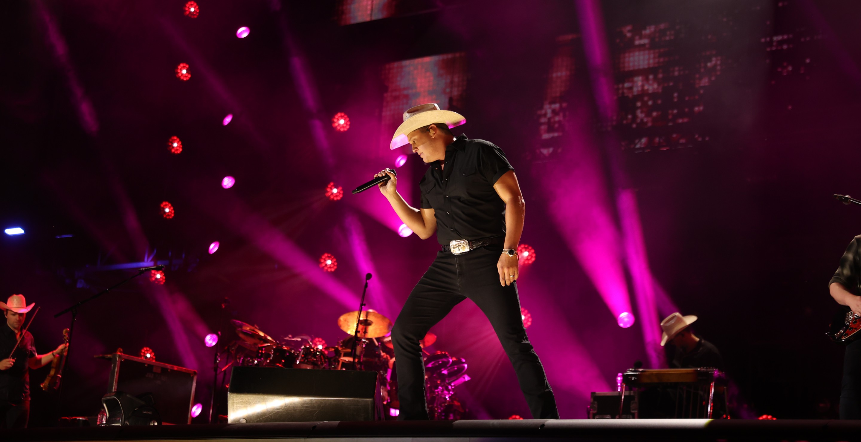 Jon Pardi Says Fatherhood Has Made Him Consider His Own Health: "Trying To Dodge Death A Little More"