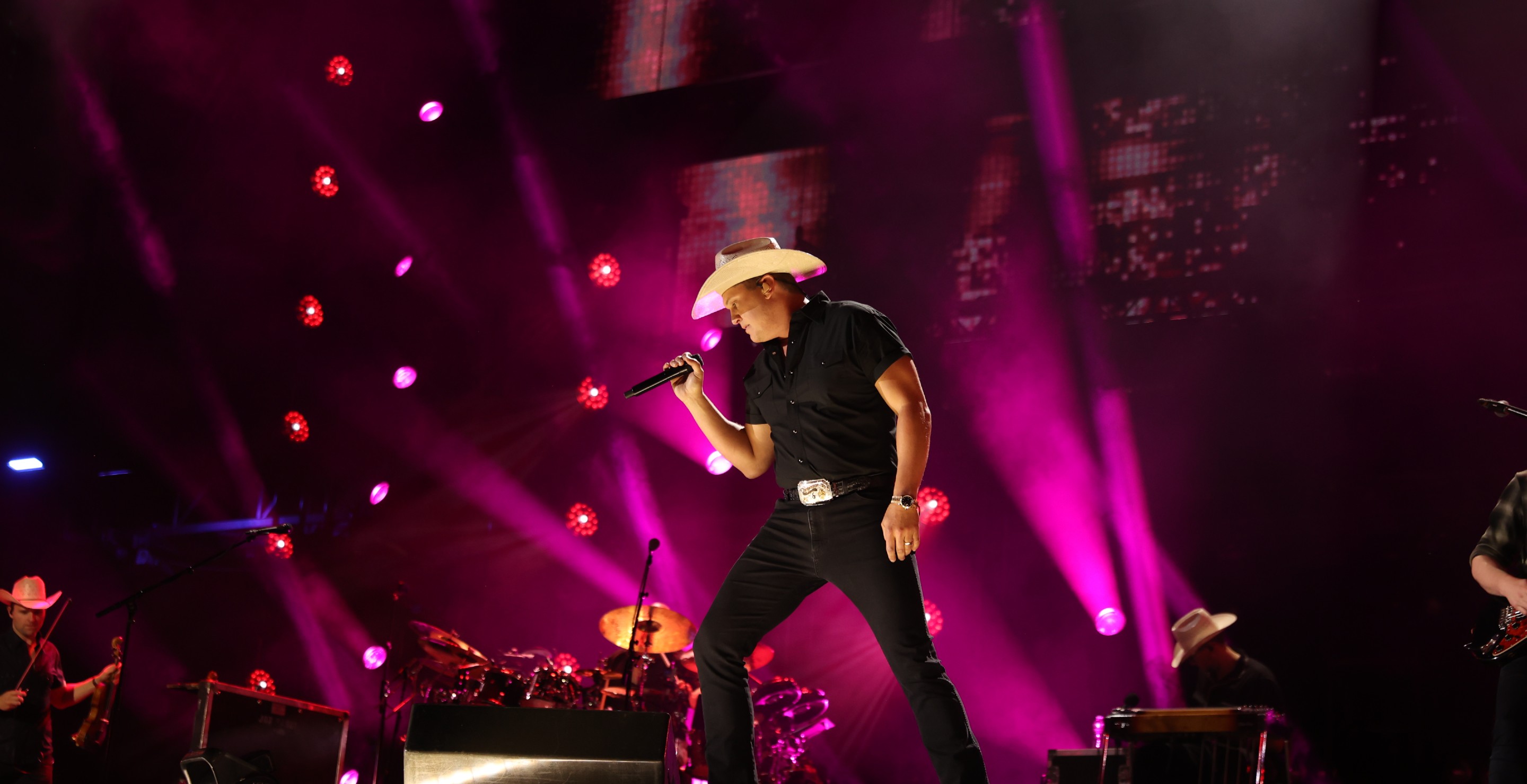 Jon Pardi Reveals The 2 Country Music Superstars He Thinks Of As Brothers