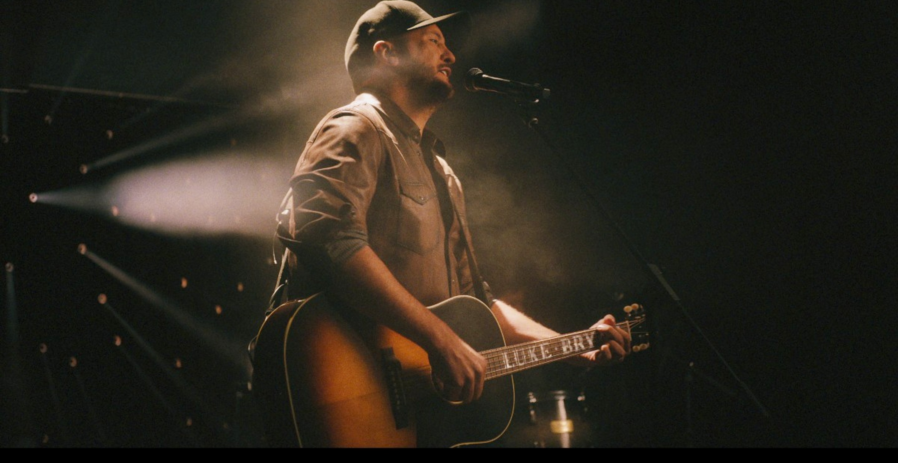 Luke Bryan Celebrates His Love Of Honky Tonks With 'Country Song Came On'