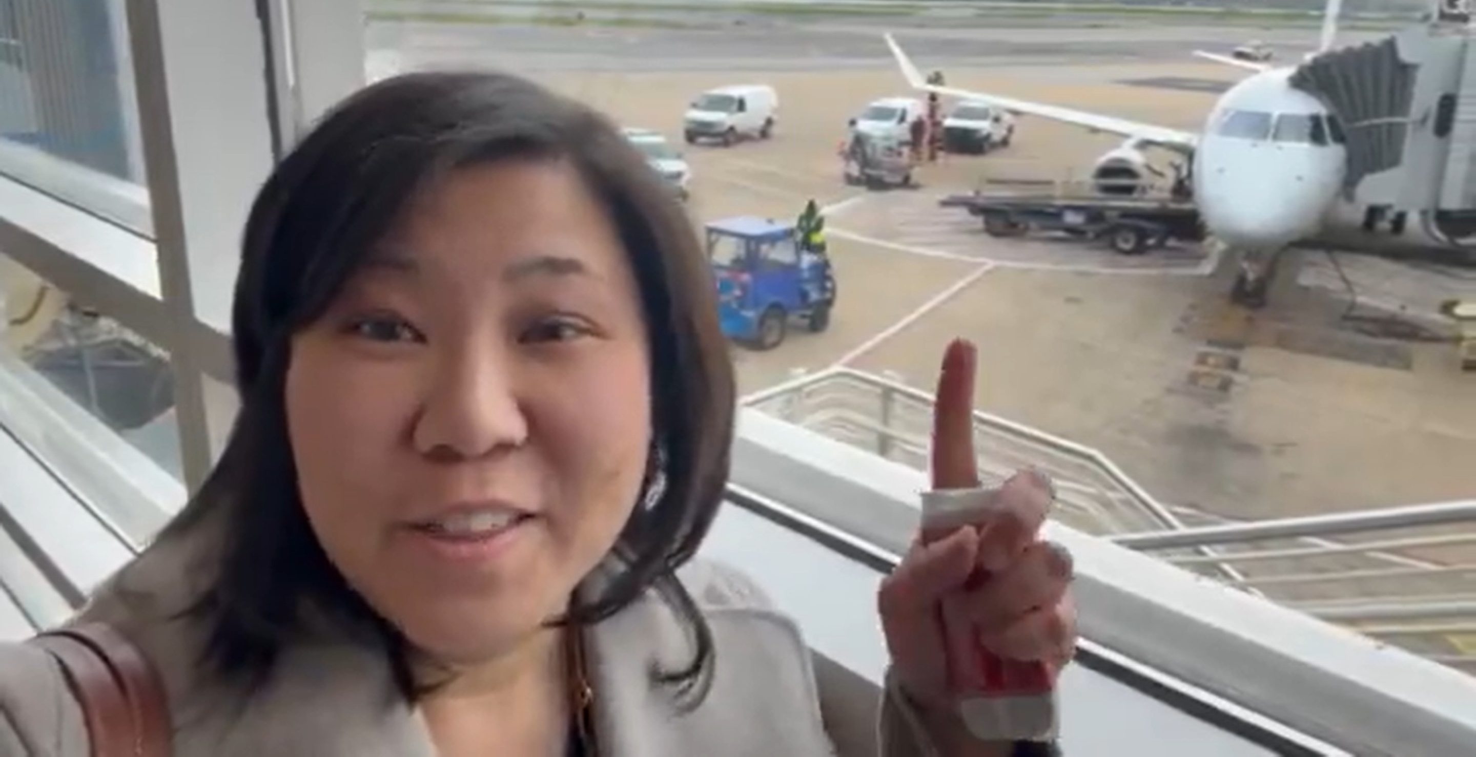 Grace Meng, airport, plane