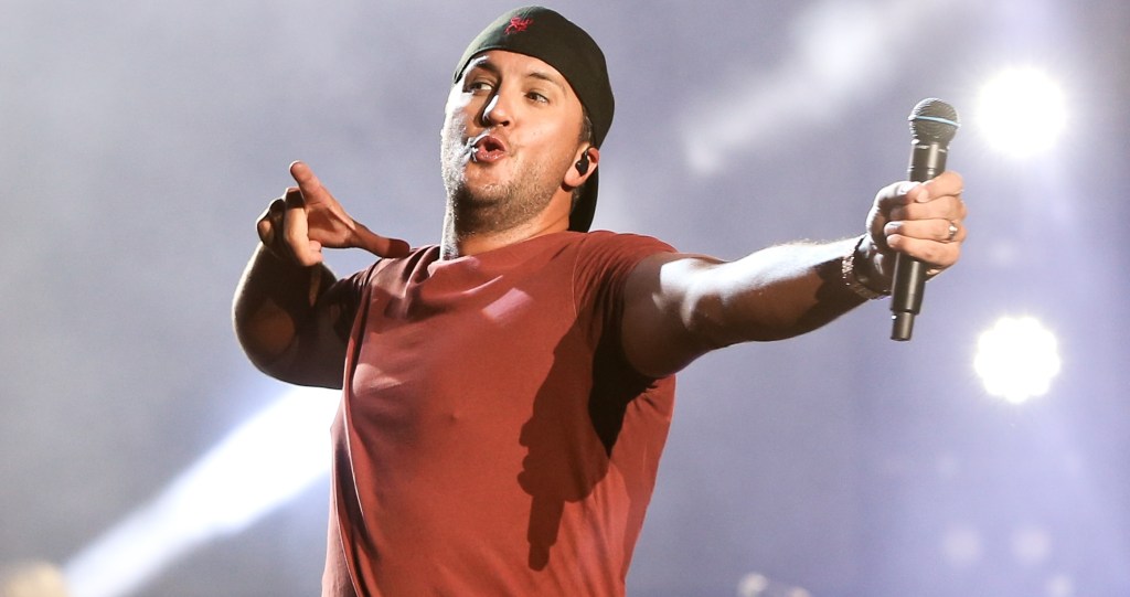 nicest singers in country music Luke Bryan