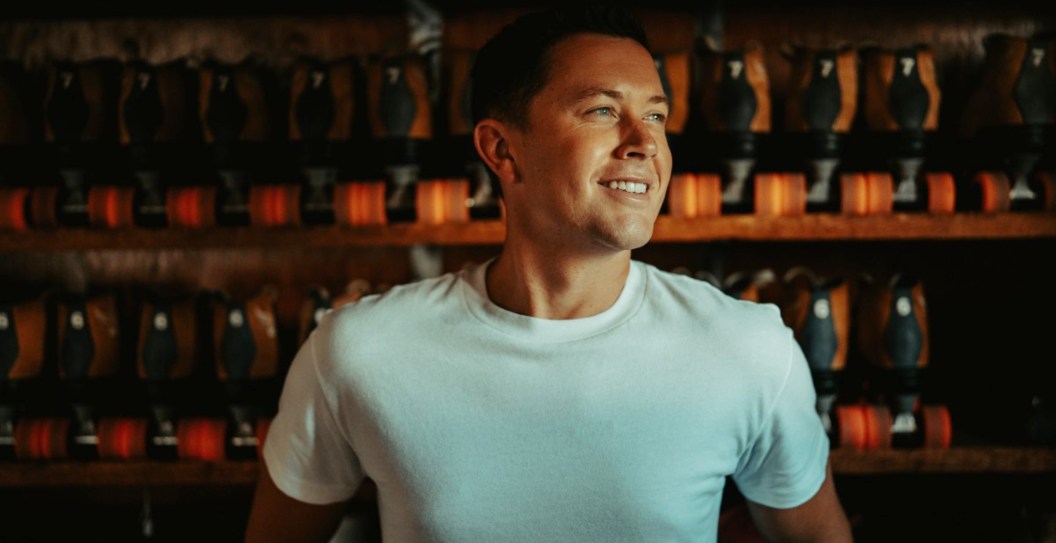 Scotty McCreery Announces Release Of 'Seasons Change: Platinum Edition' On Vinyl
