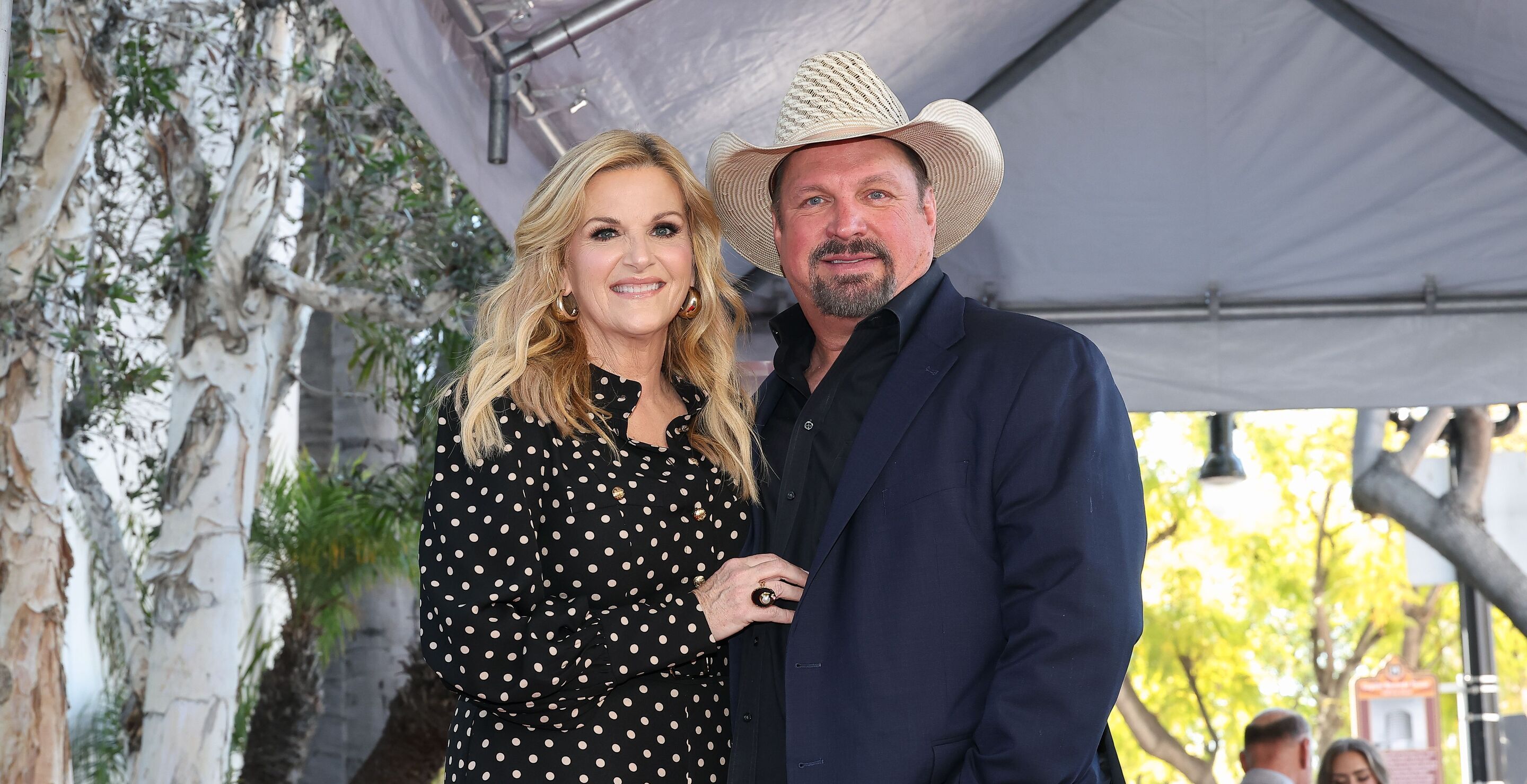 'Masked Singer' Viewers Are Convinced Garth Brooks Is On the Show