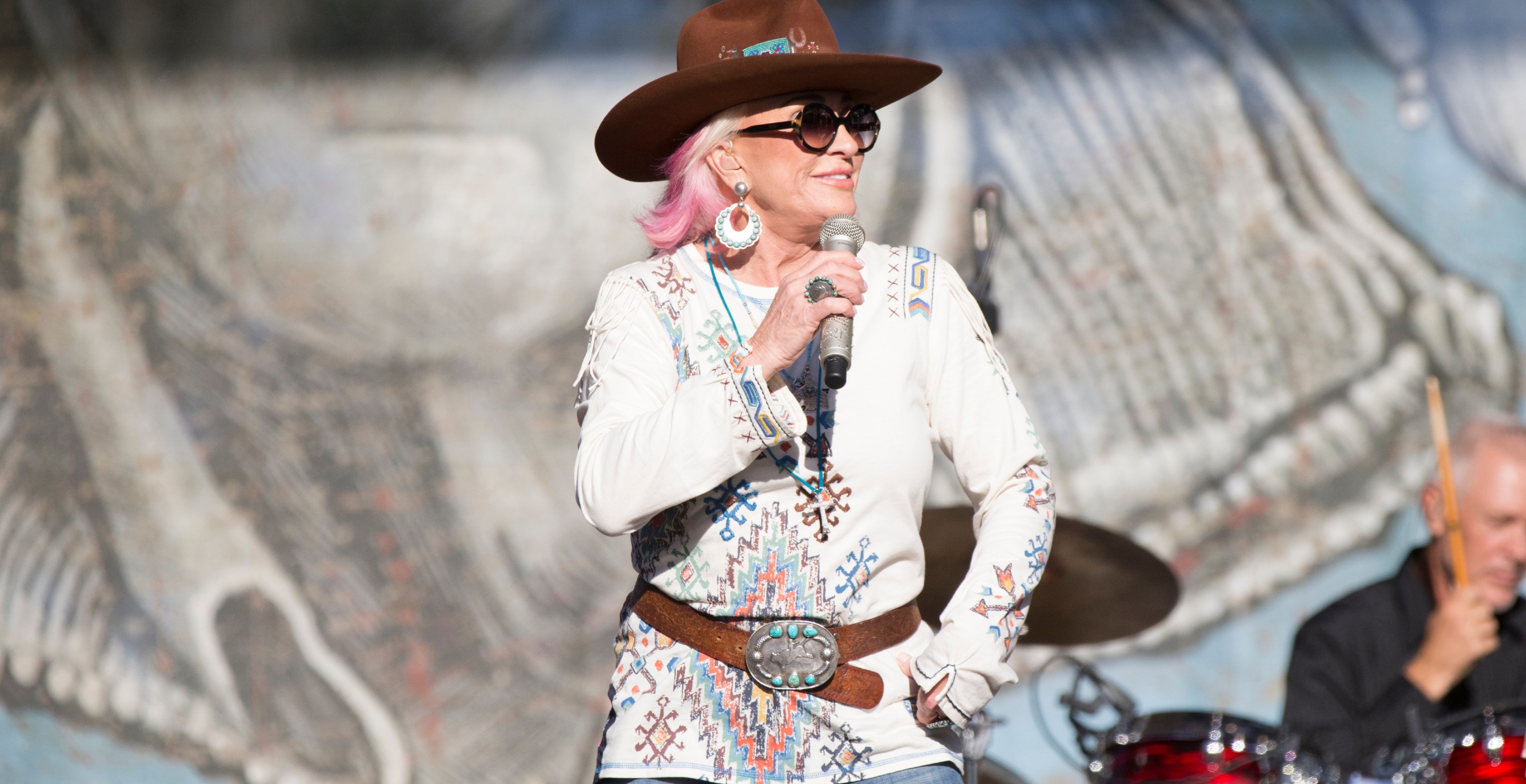 Tanya Tucker Recalls Awkward Meeting With Record Label After Getting Pregnant