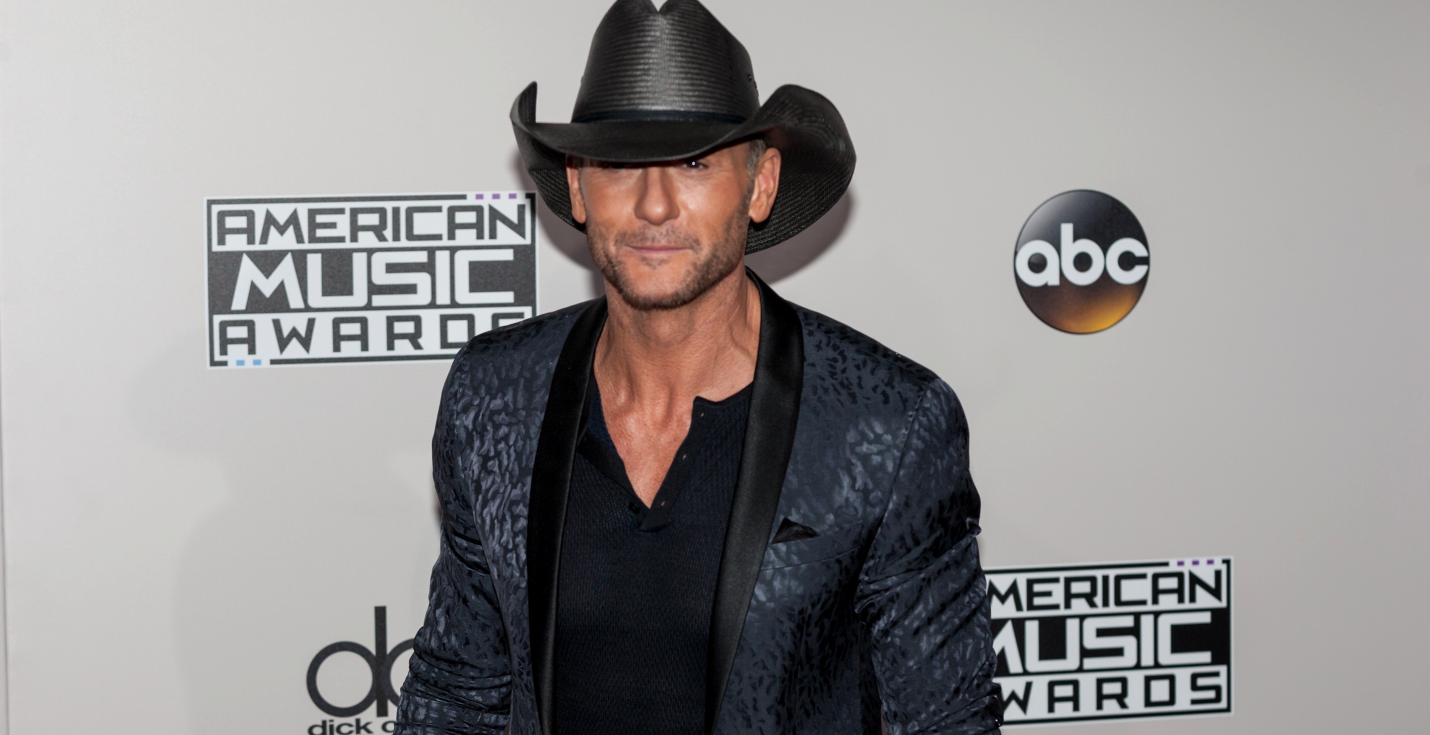 Tim McGraw Offers Health Update After Multiple Surgeries