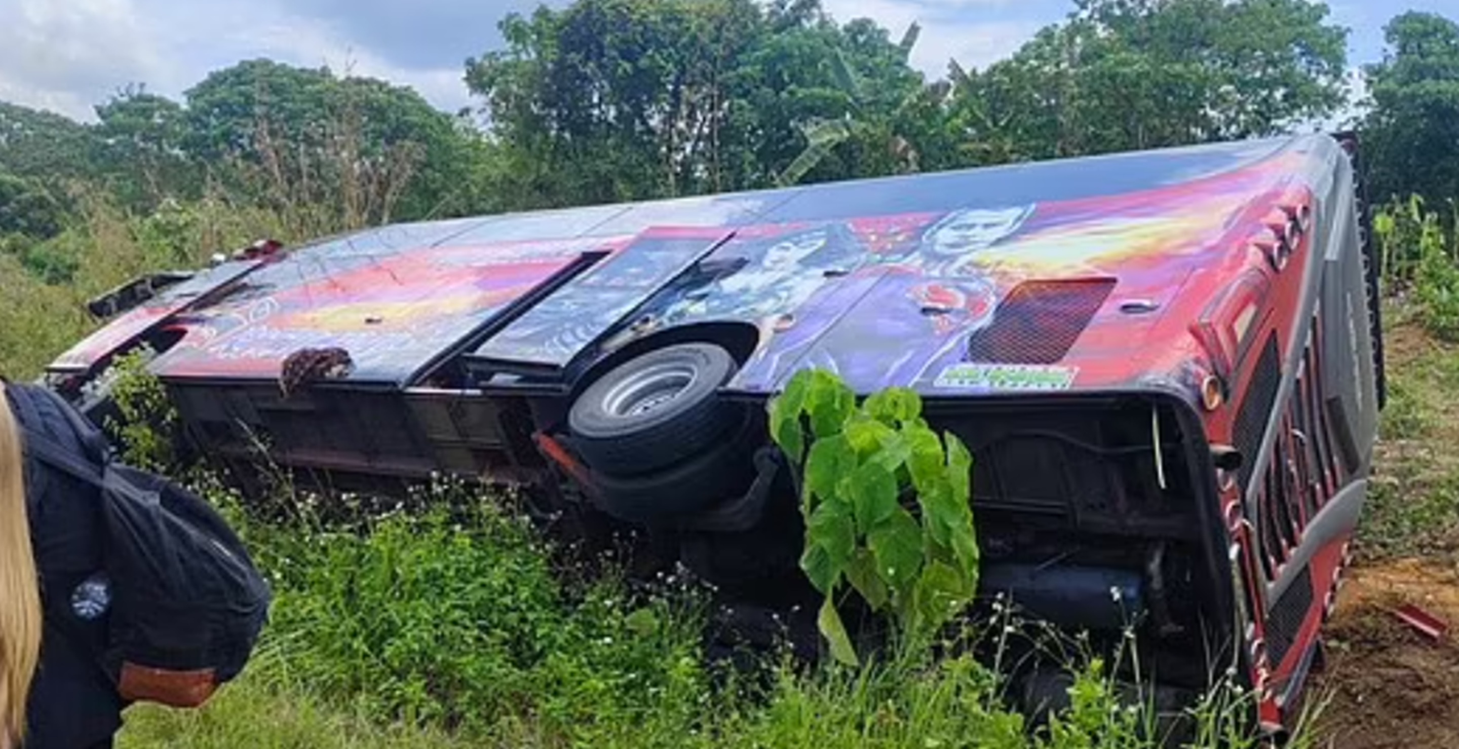 Tour bus, Thailiand, wreck