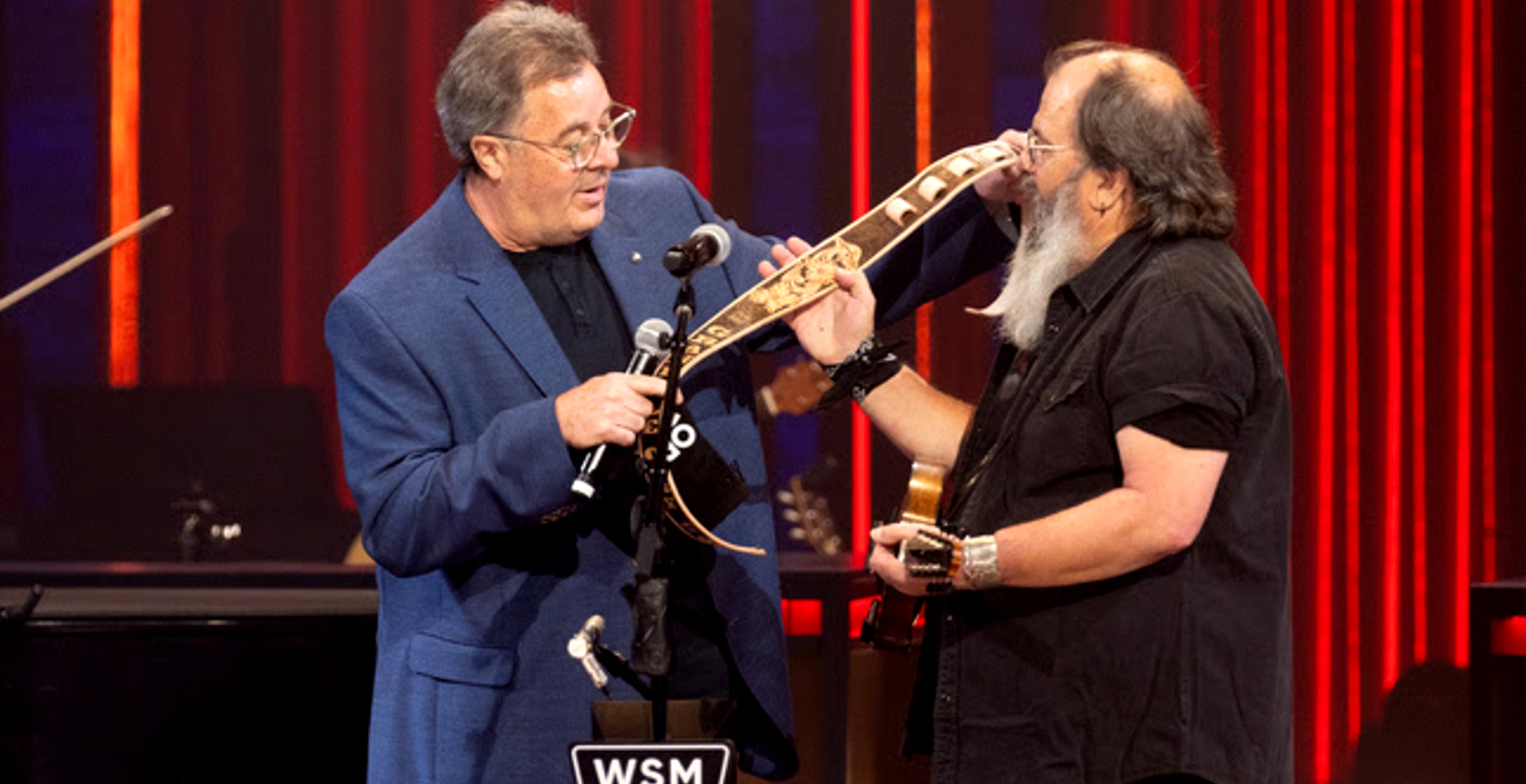 The Legendary Songwriter Vince Gill Welcomed To Join The Grand Ole Opry — See Emotional Moment