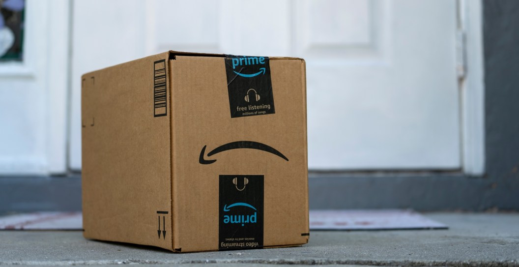 Amazon Delivery Driver Caught Dropping Pants And Using Bathroom On Family's Front Porch