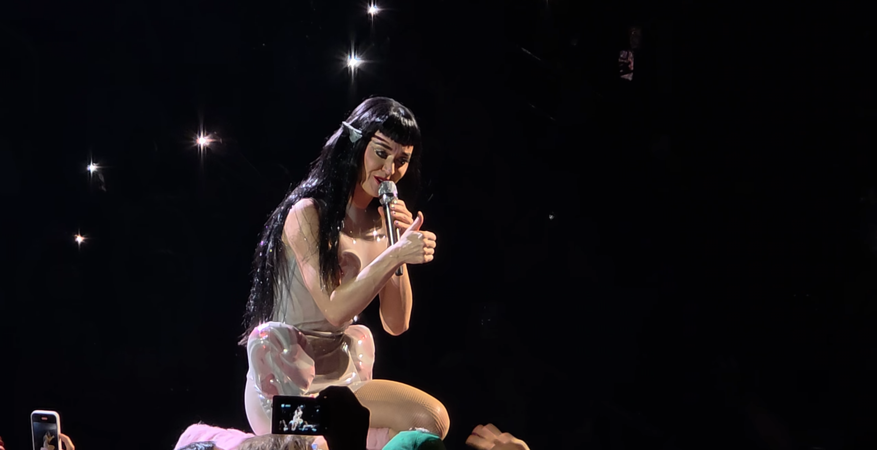 Katy Perry Changes Lyrics During Lifetimes Tour To Clap Back At Online Haters