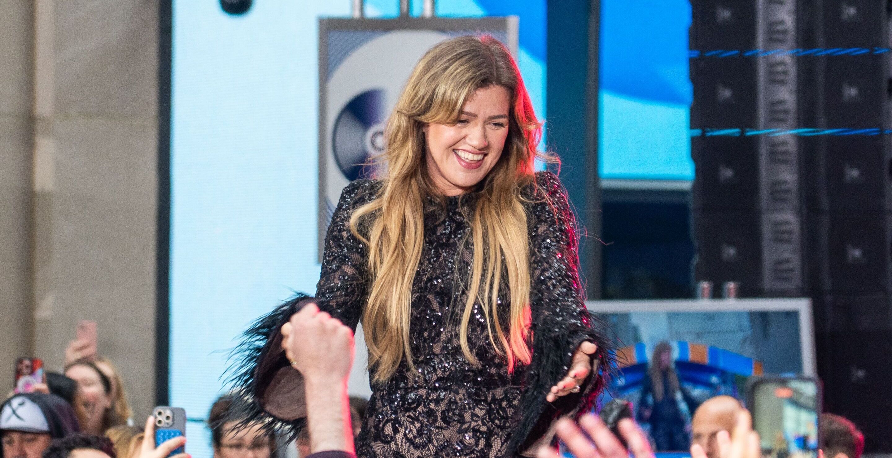 Kelly Clarkson Reportedly Planning A New TV Show What To Know