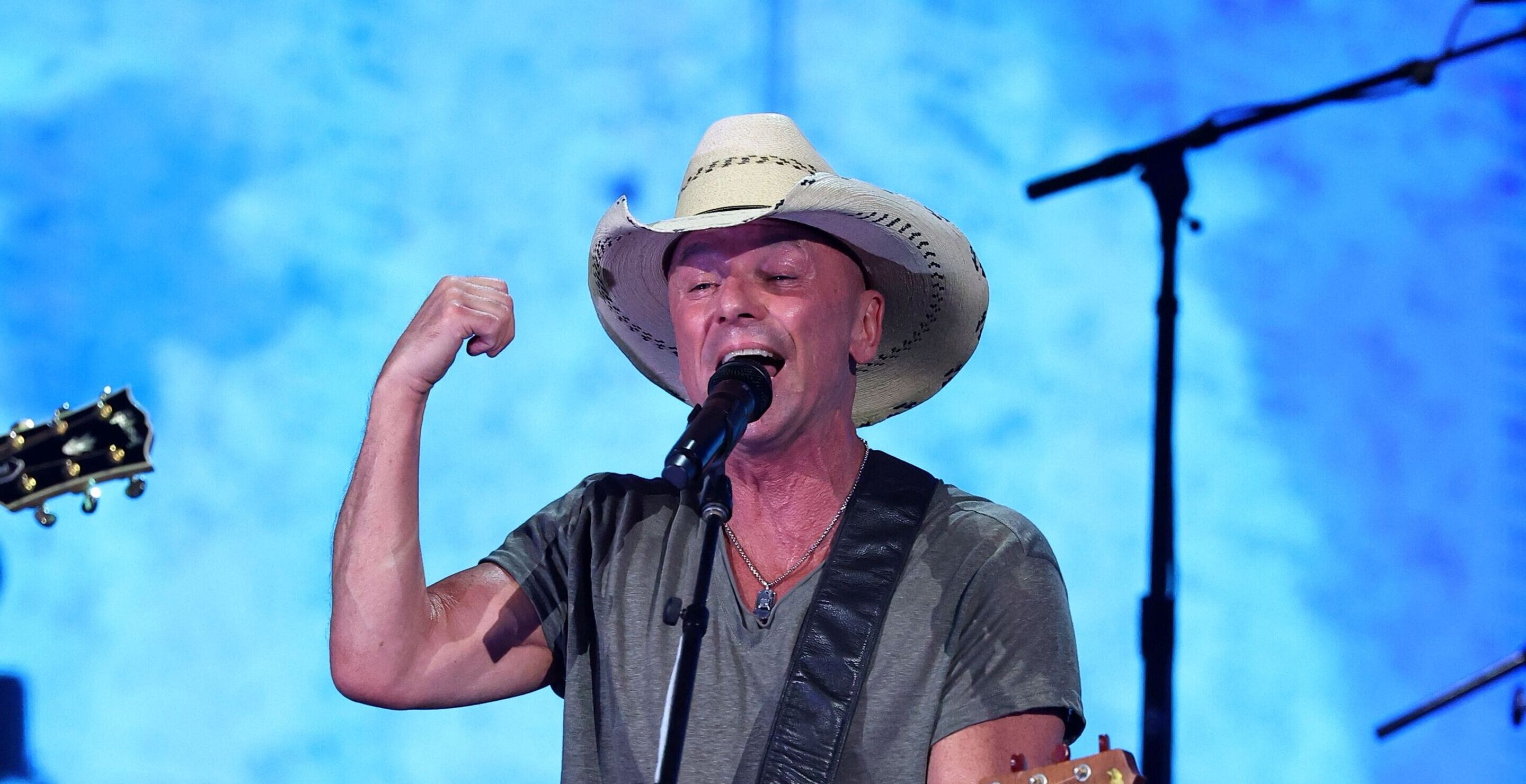 Kenny Chesney Somehow Snuck A Sauna Into Megan Moroney's House As An End Of Tour Gift