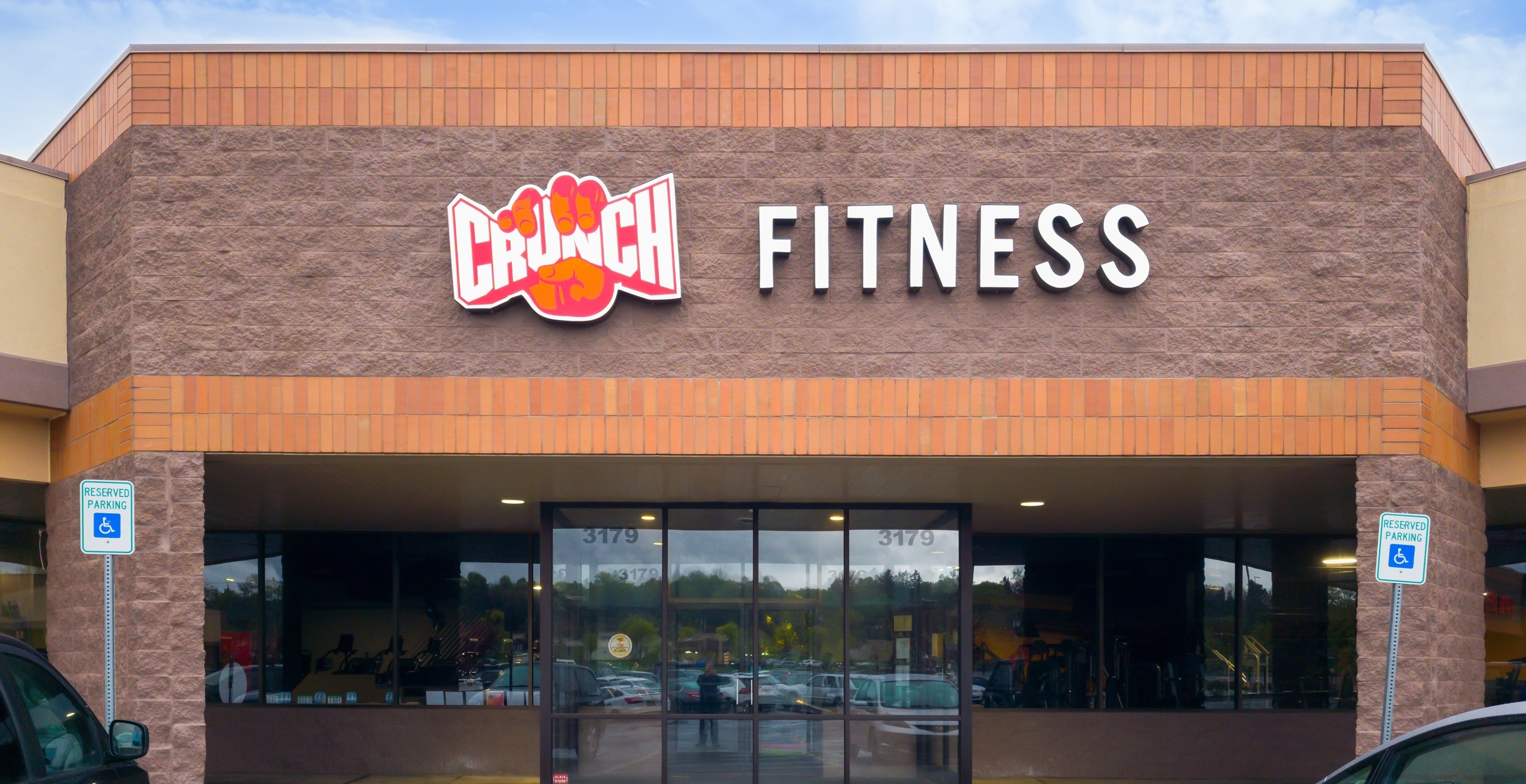 Gym Goer Claims He Was Kicked Out Of Crunch Fitness Over His Hat
