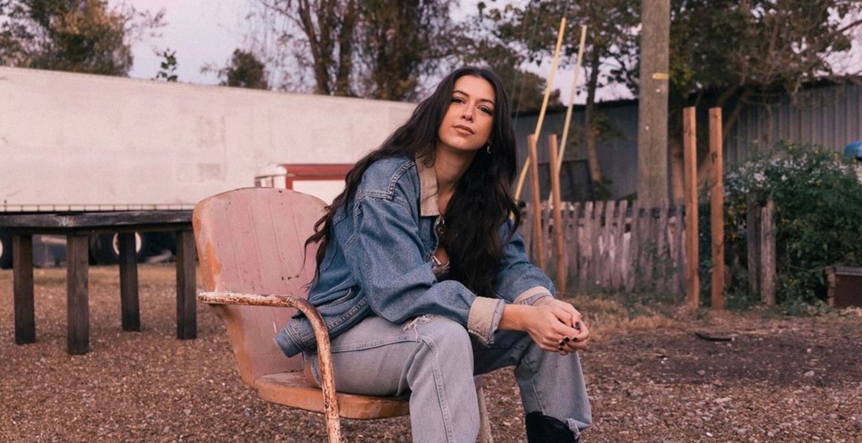 Robyn Ottolini Dives Into An Awful First Date With New Single "Airplane Bottle"