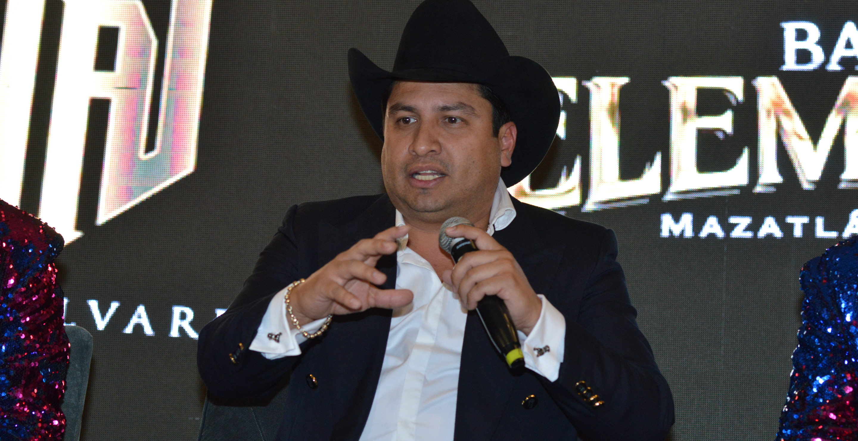 Singer Has Visa Revoked Before Packed Out Dallas Stadium Concert