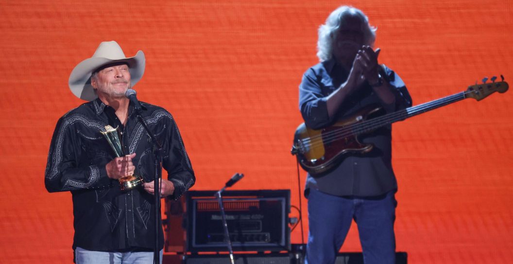 The Emotional Moment Alan Jackson Could Barely Hold Back Tears At ACM Awards