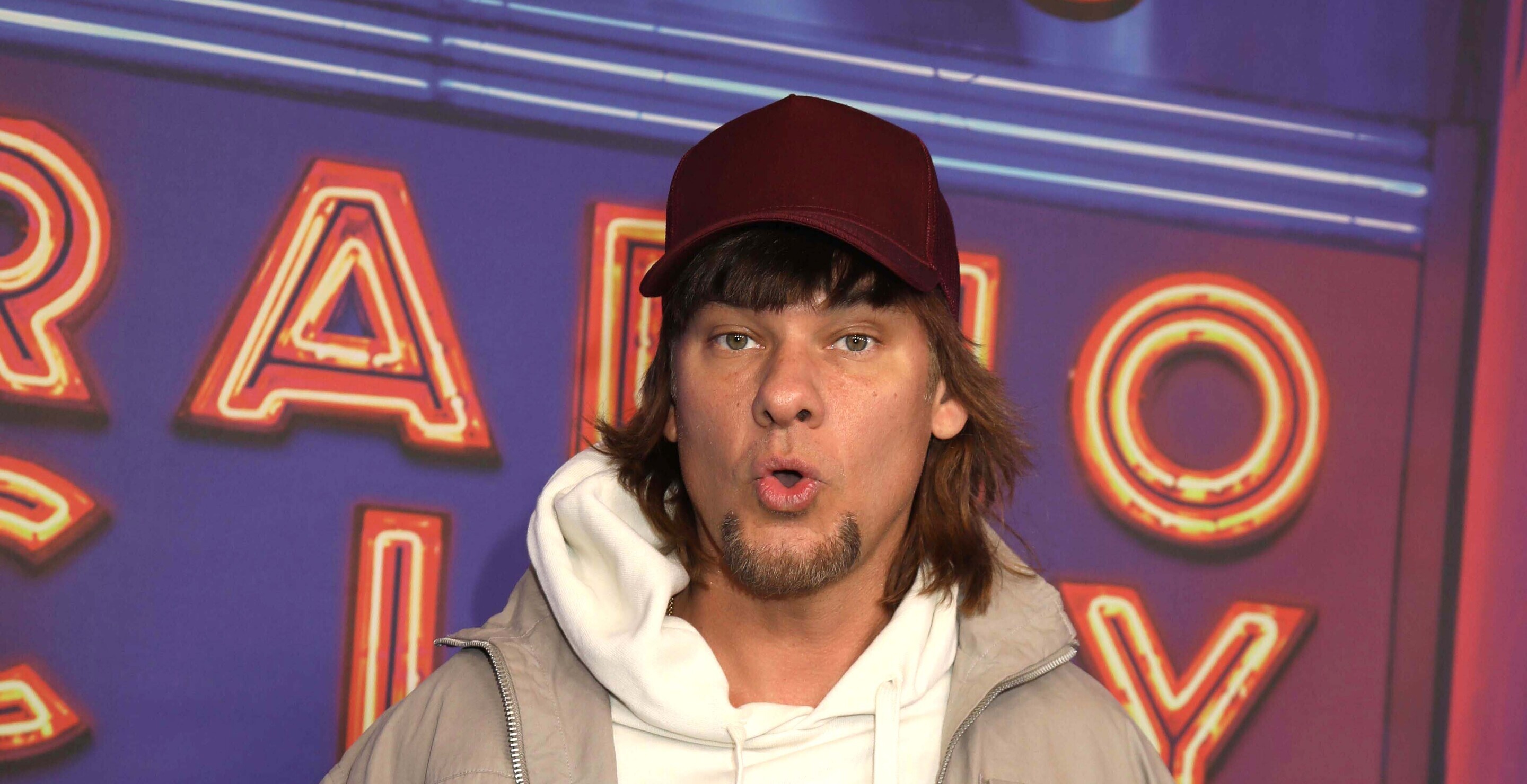 Theo Von Gets In Heated Exchange With Heckler, Grabs Them By Throat