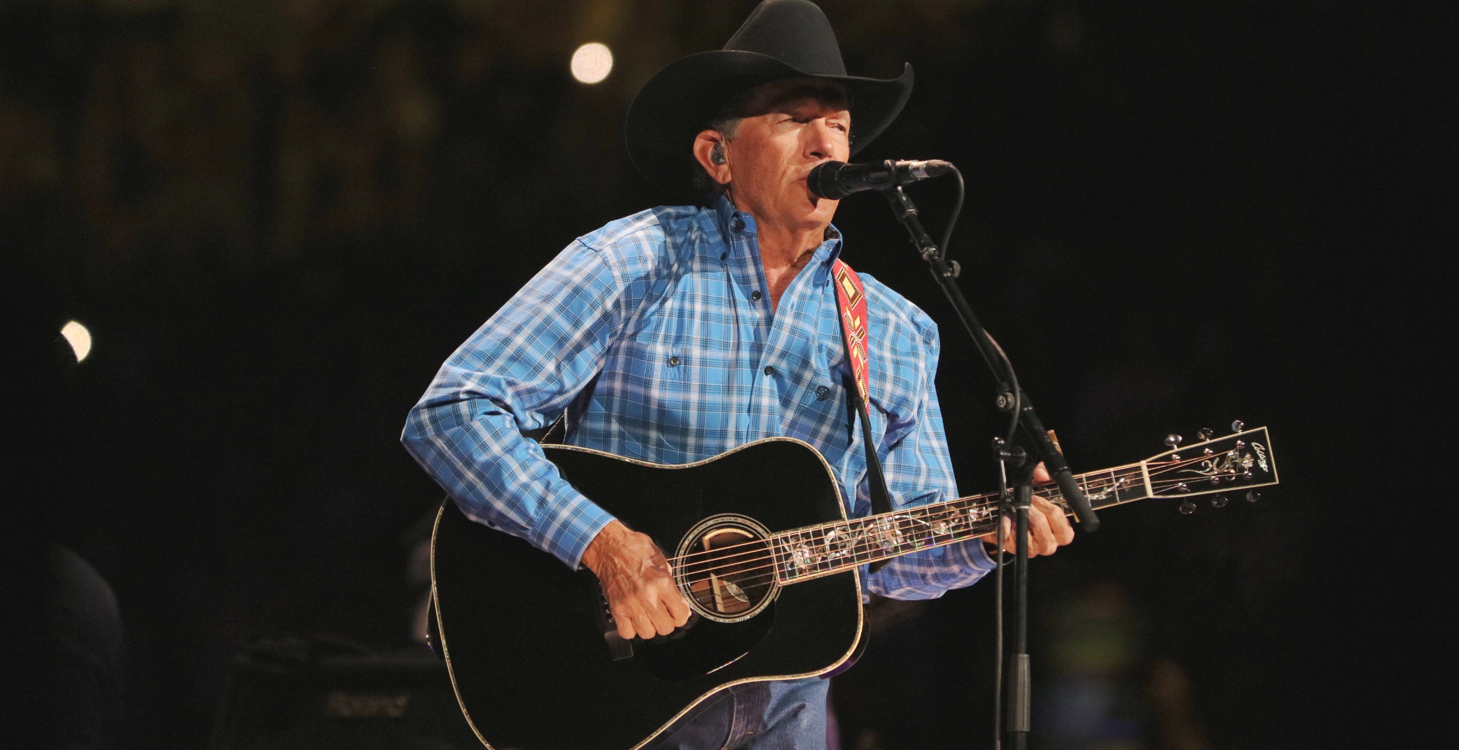 The Waylon Jennings Cover That George Strait Makes His Own