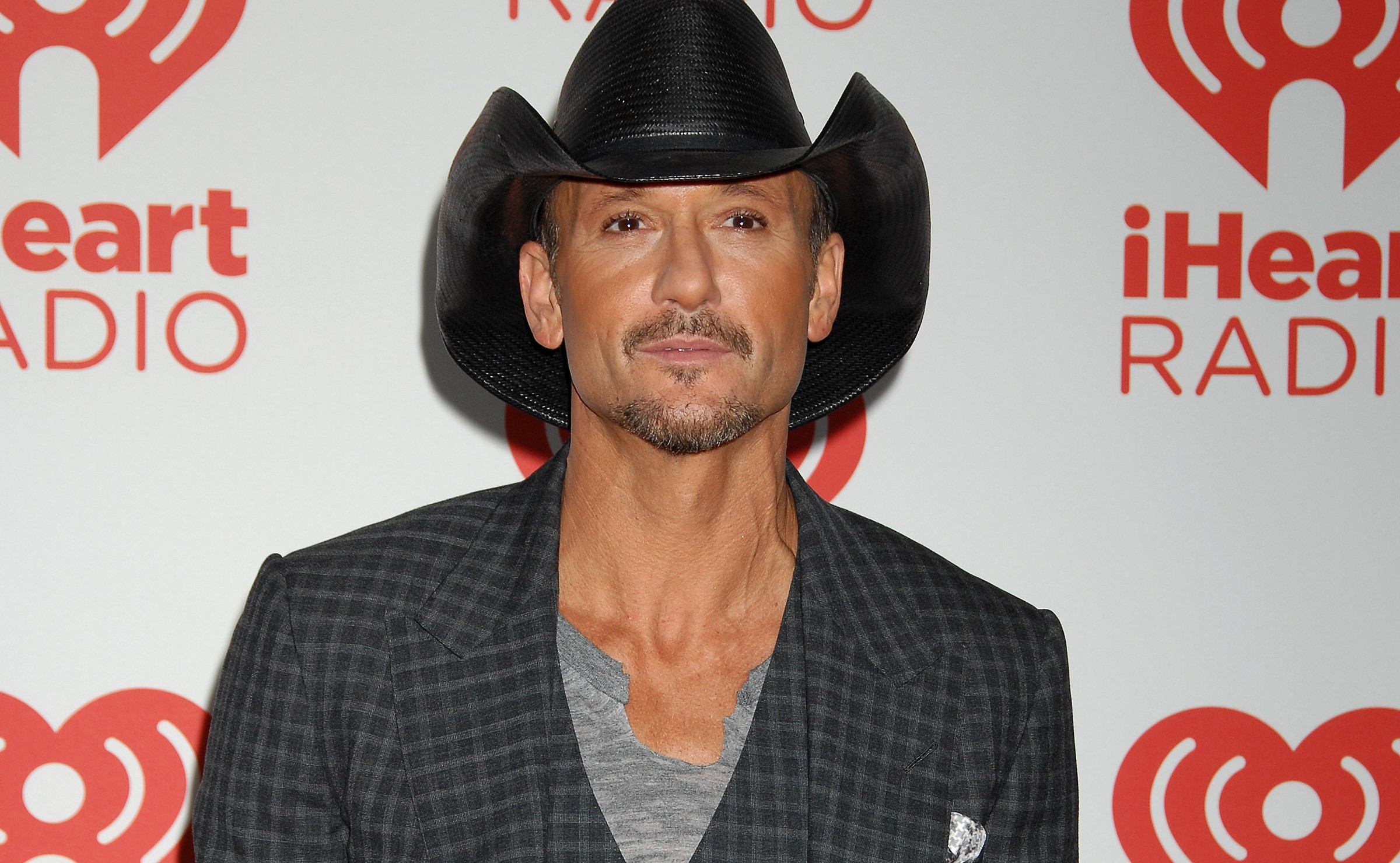 Tim McGraw Praises His Mom For Her Tenacity, Even Amid Deep Personal Struggle