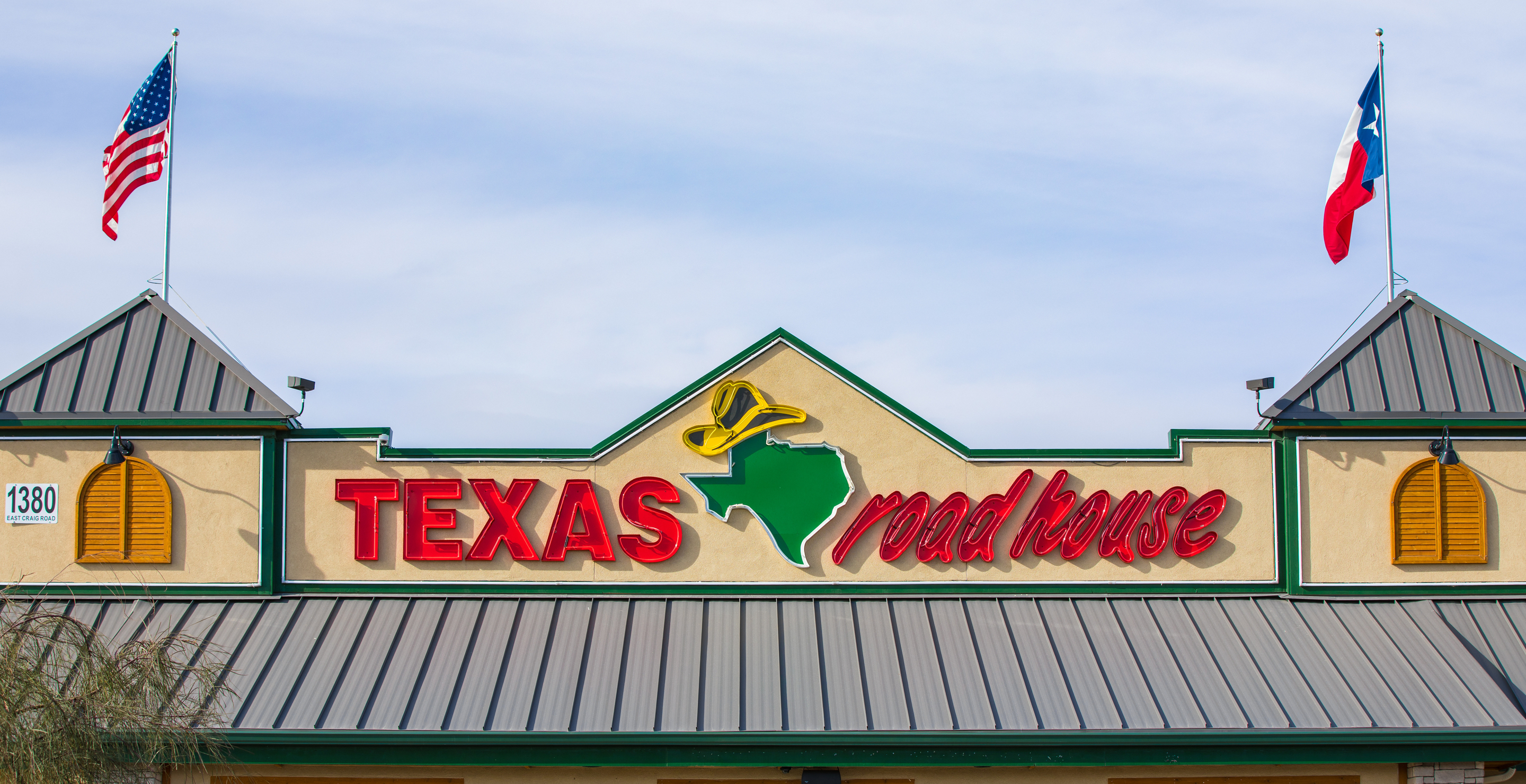 America Has Just Decided On Its New Favorite Steak House And It's Not LongHorn