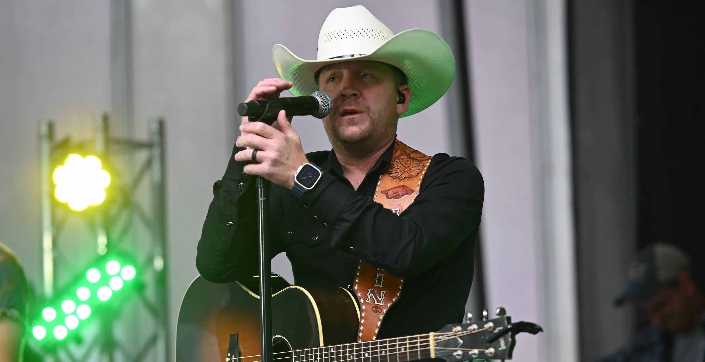 Country Star Reveals Not Living in Nashville Cost Him Awards & Tours