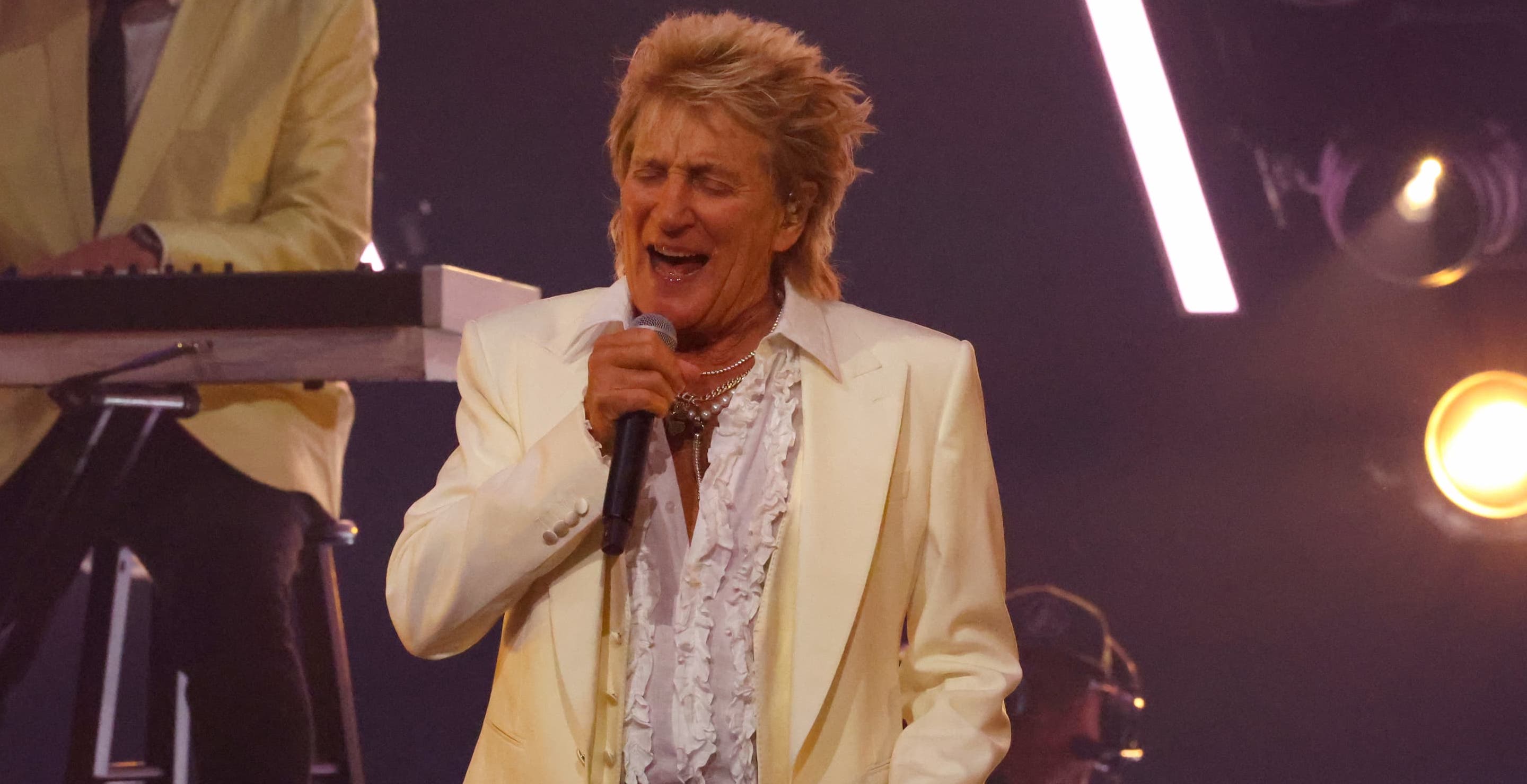 Rod Stewart Trashes Donald Trump, Says He's No Longer His Friend