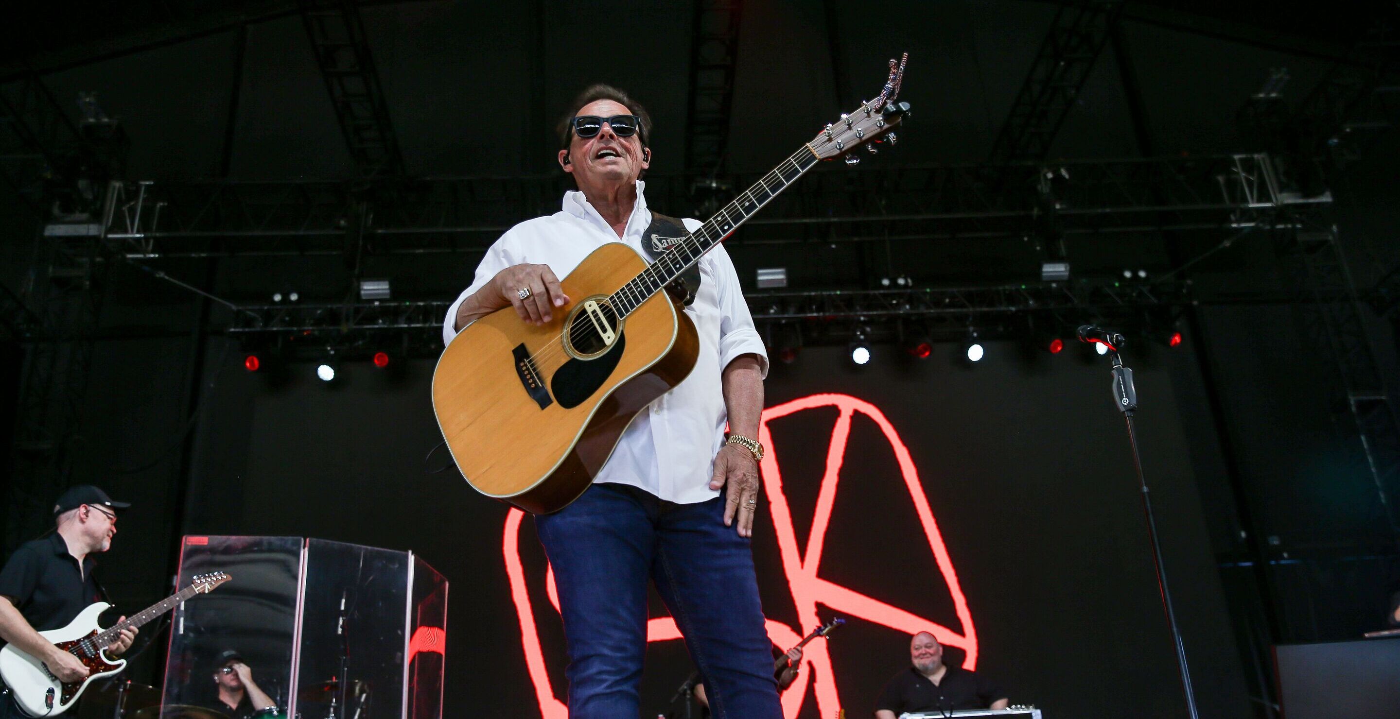 Sammy Kershaw Forgot About A Loaded Firearm; TSA Quickly Reminded Him With A Fine