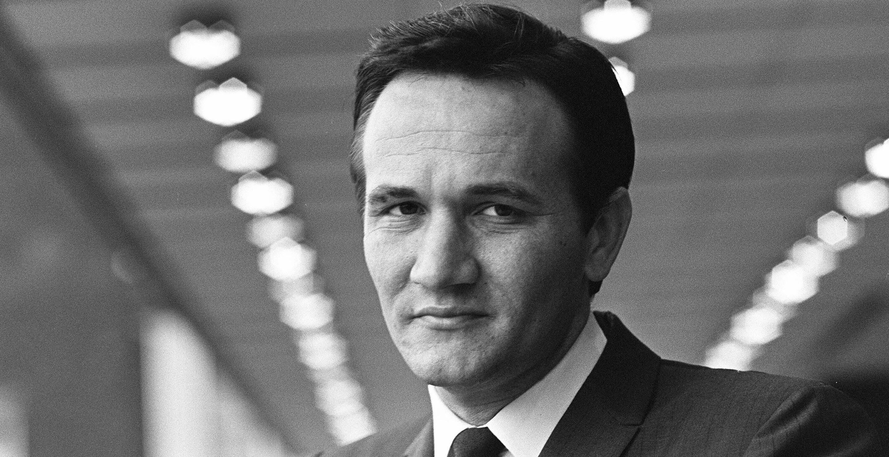 The Hit Roger Miller Song That He Wrote as a "Last Resort" Before Switching Careers