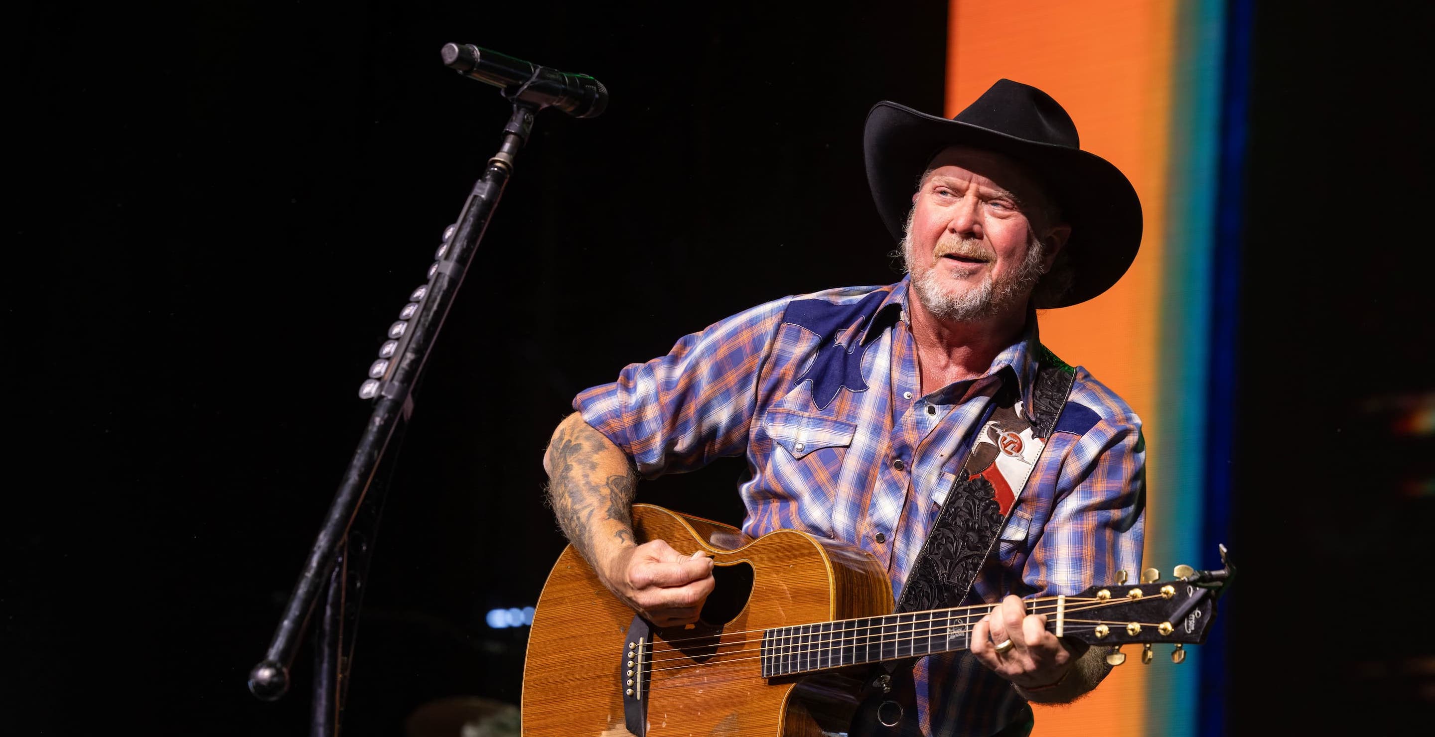 Tracy Lawrence Believes He Can See Ghosts & Has Seen Them His Whole Life